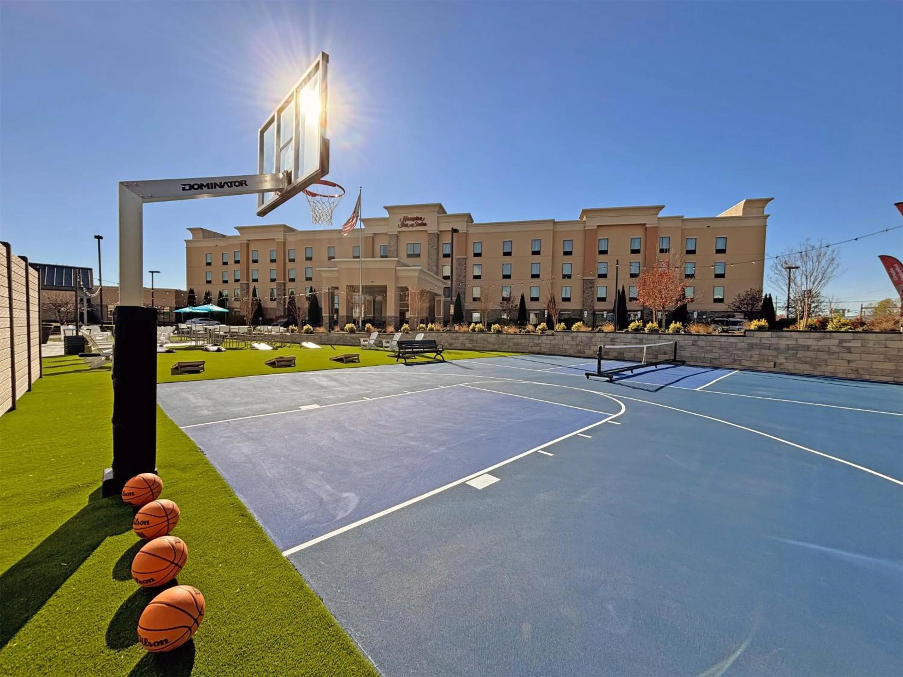 Property building in Hampton Inn and Suites Robbinsville