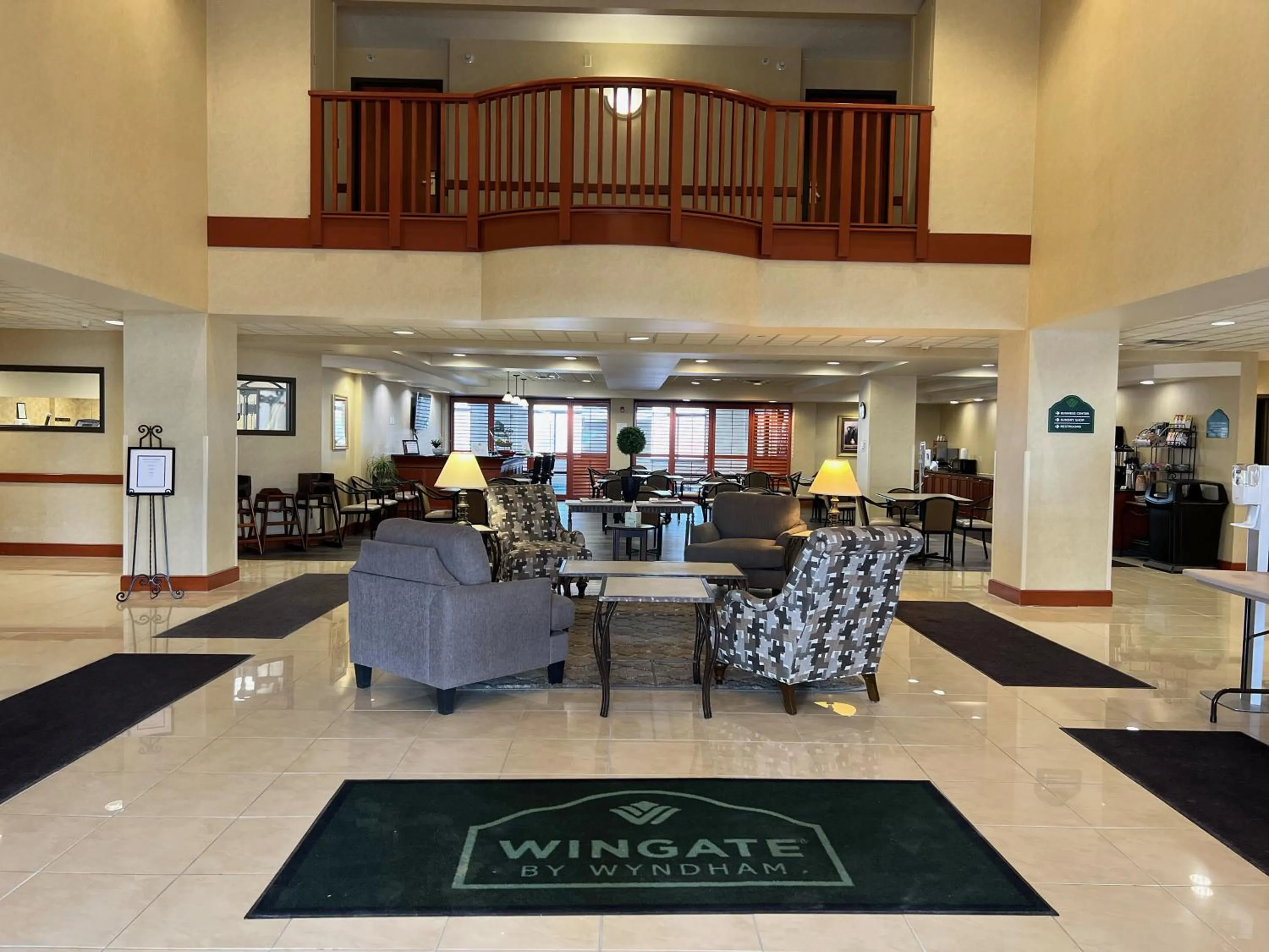 Wingate by Wyndham Peoria - Complimentary Area Shuttle