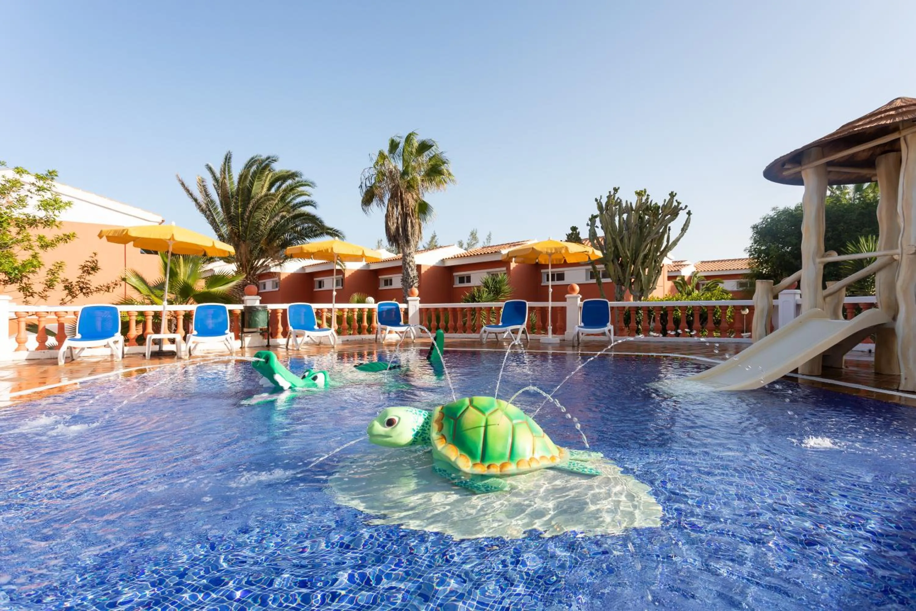 Swimming pool in Globales Costa Tropical