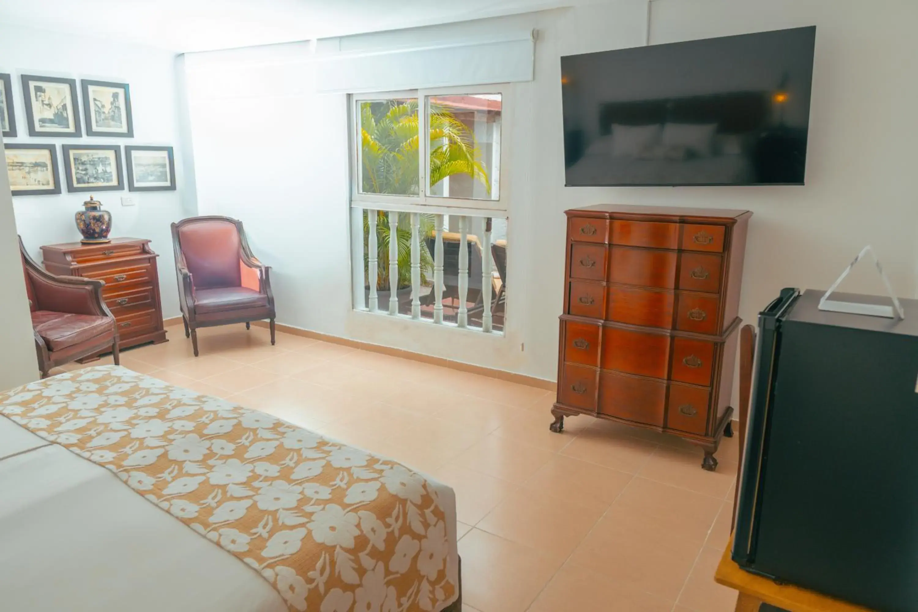 Superior Double Room in Hotel Kartaxa Superior Double Room in Hotel Kartaxa