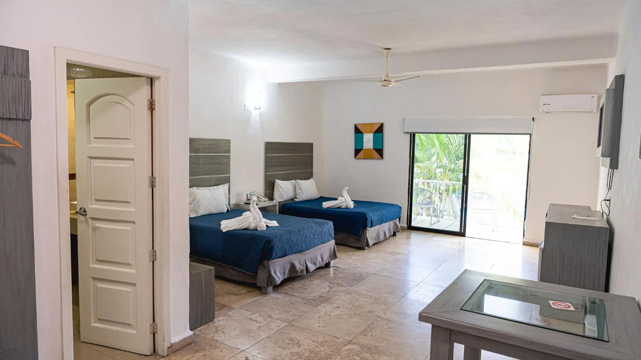 Photo of the whole room, Bed in Splash Inn Nuevo Vallarta & Parque Acuatico