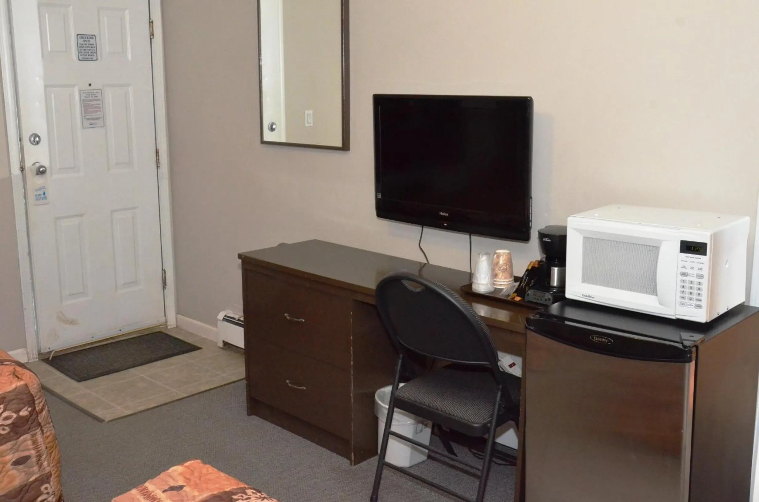 TV and multimedia in Blue Bell Inn