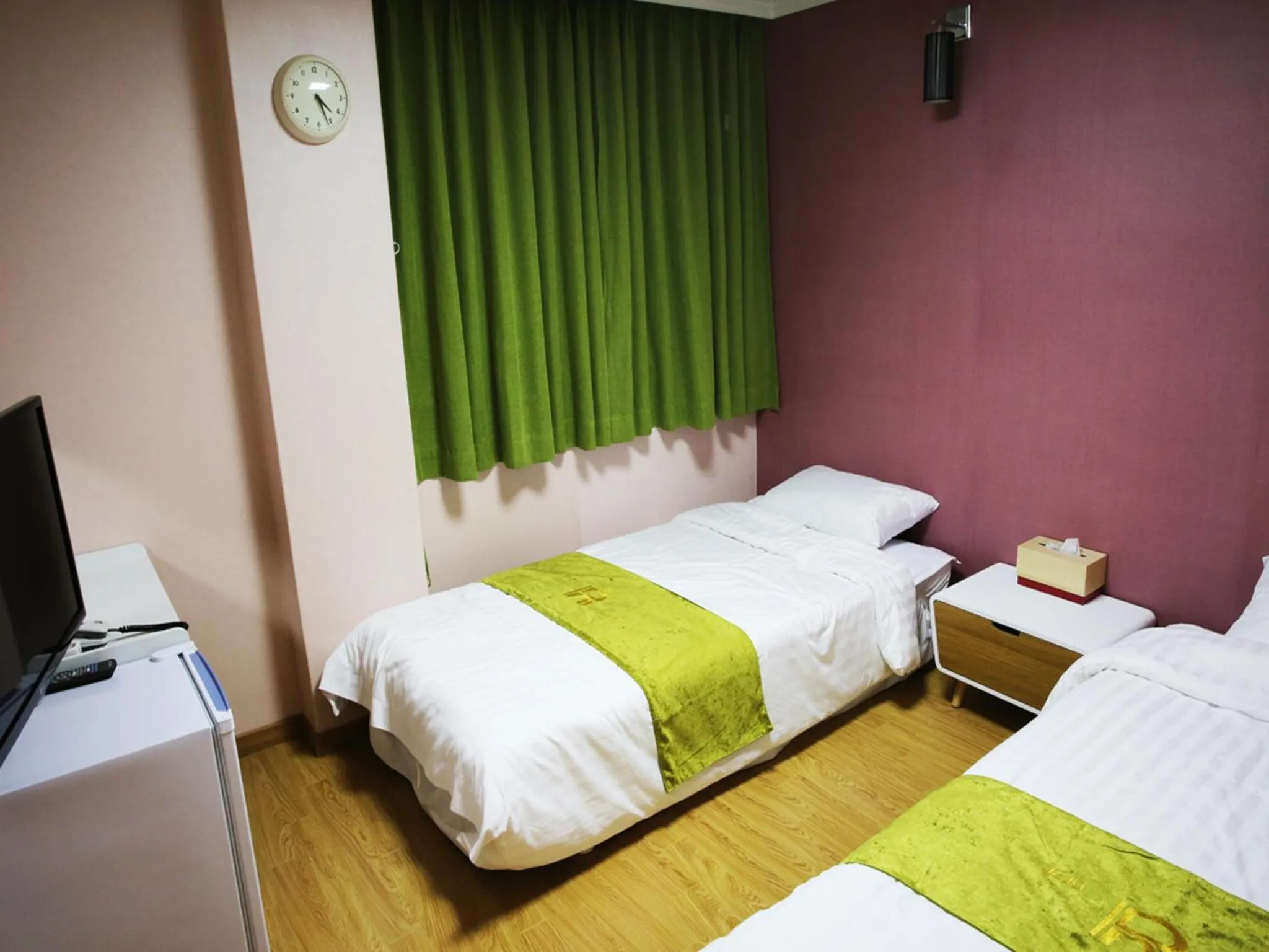 Photo of the whole room, Bed in Jeju R Hotel & Guesthouse