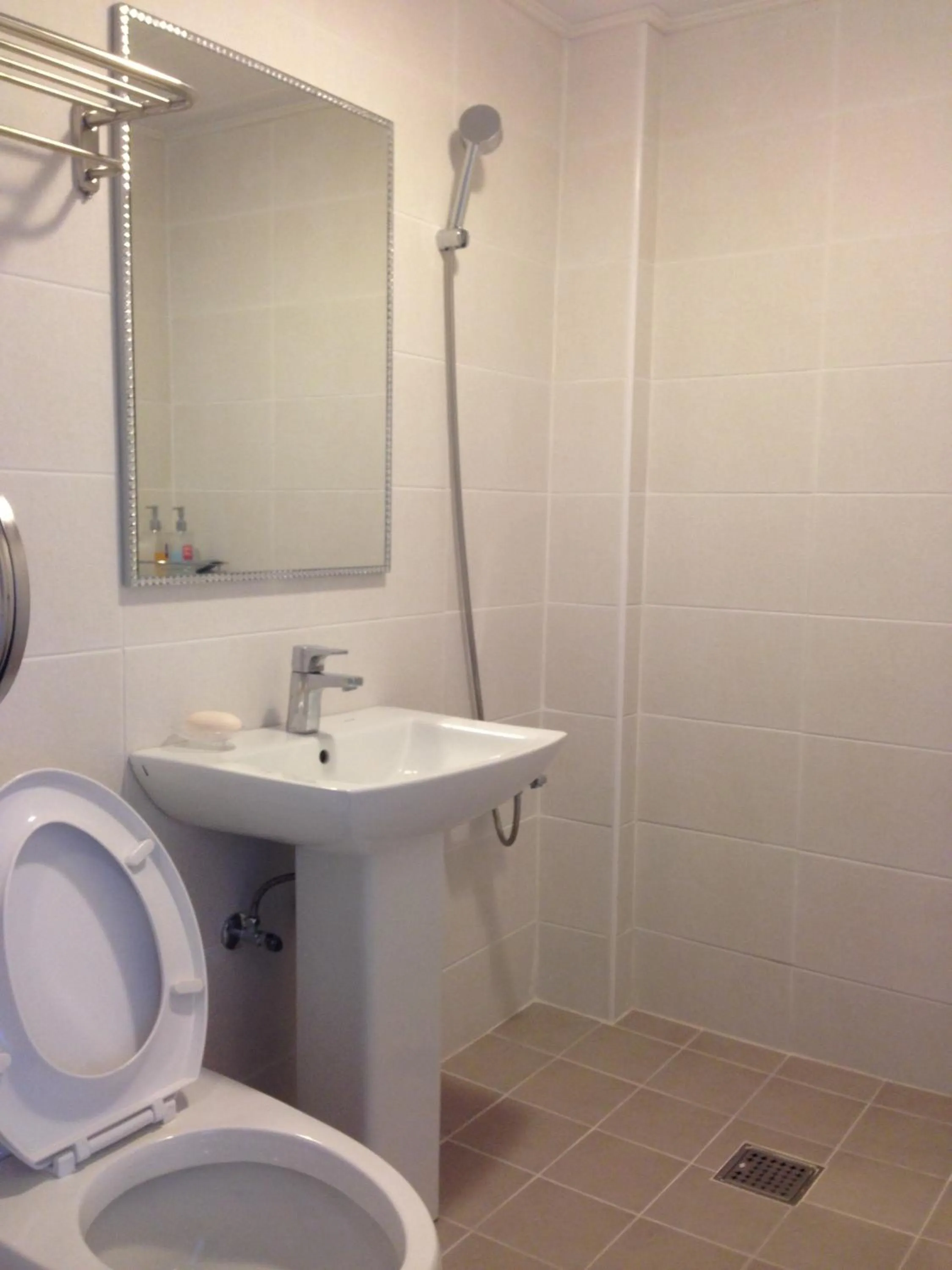 Bathroom in Jeju R Hotel & Guesthouse