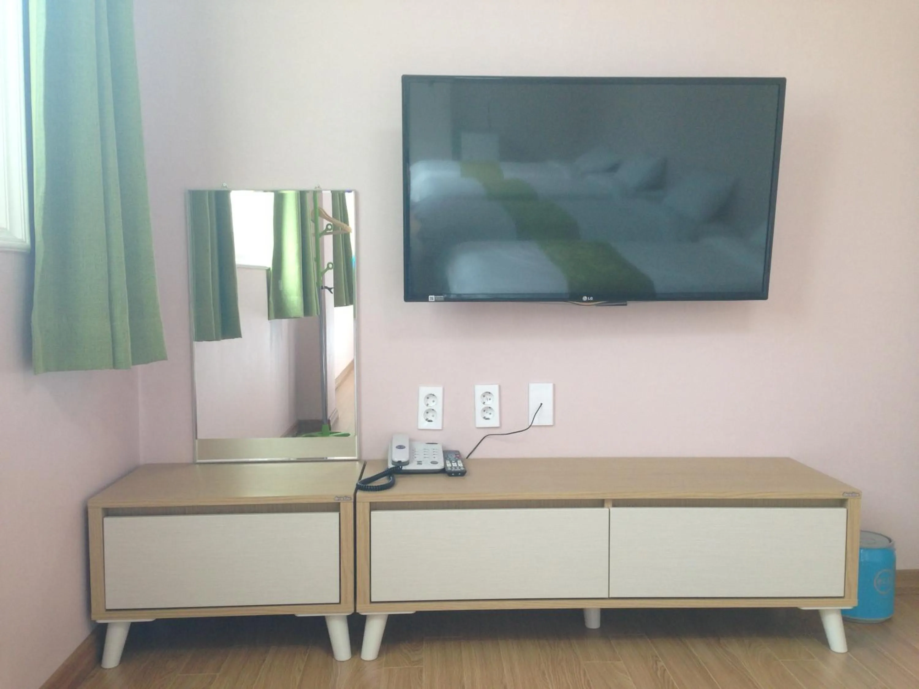 Decorative detail in Jeju R Hotel & Guesthouse