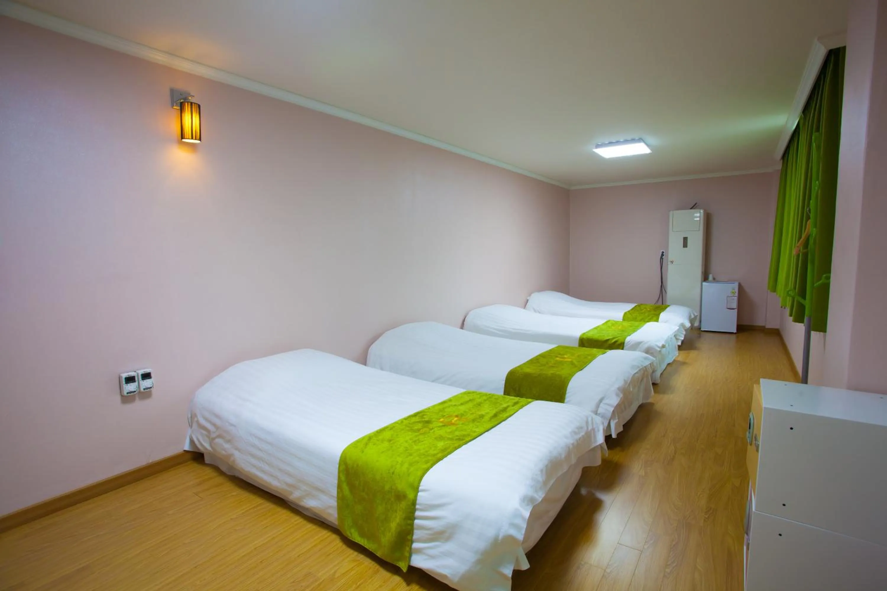 Photo of the whole room, Bed in Jeju R Hotel & Guesthouse