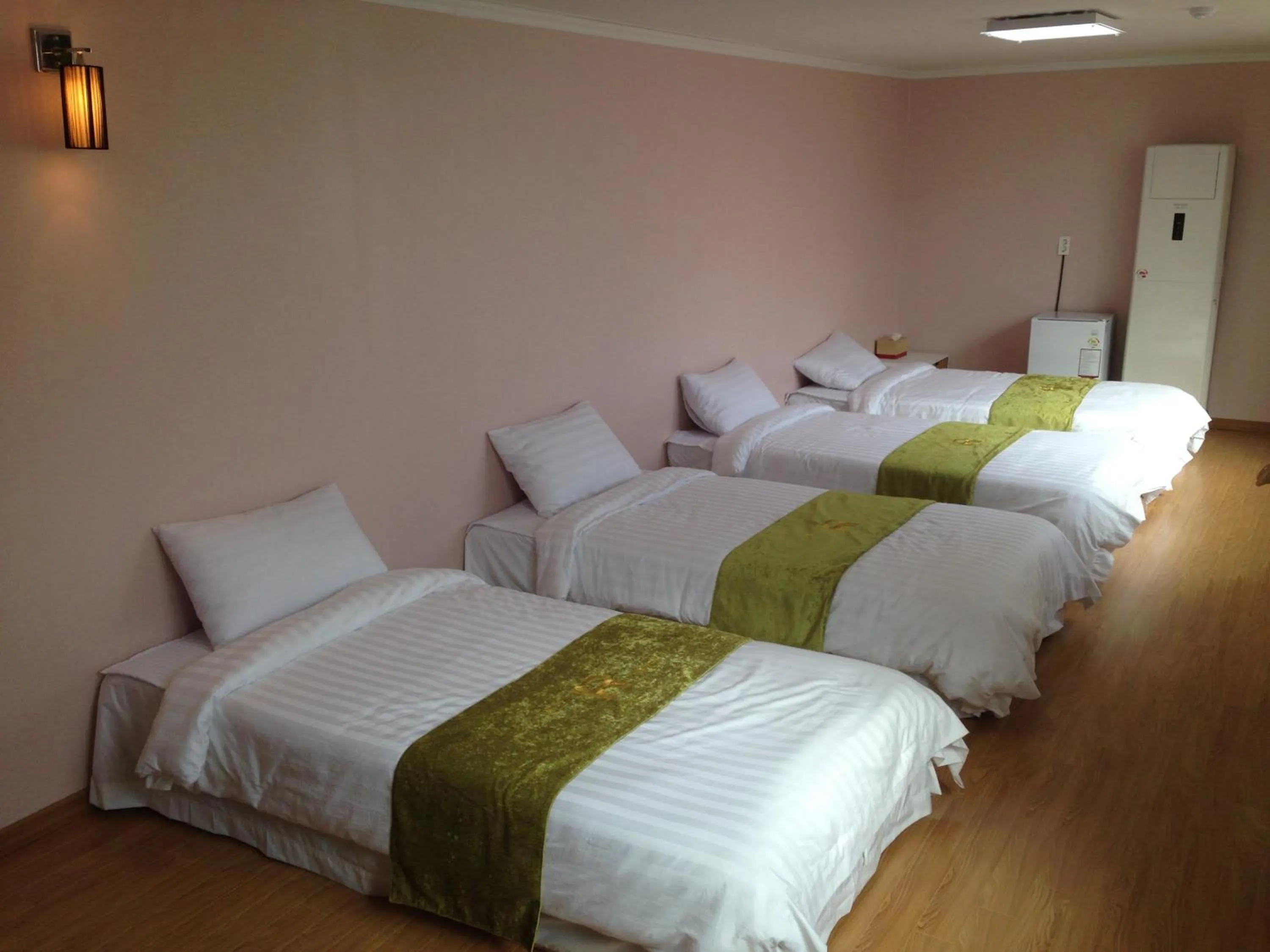 Photo of the whole room, Bed in Jeju R Hotel & Guesthouse