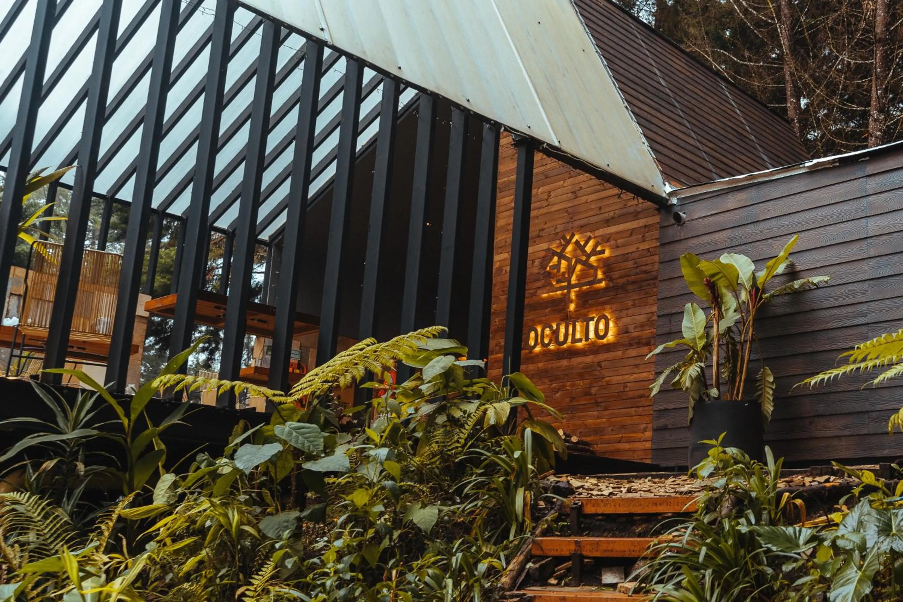 Property building in Oculto refugio de bosque