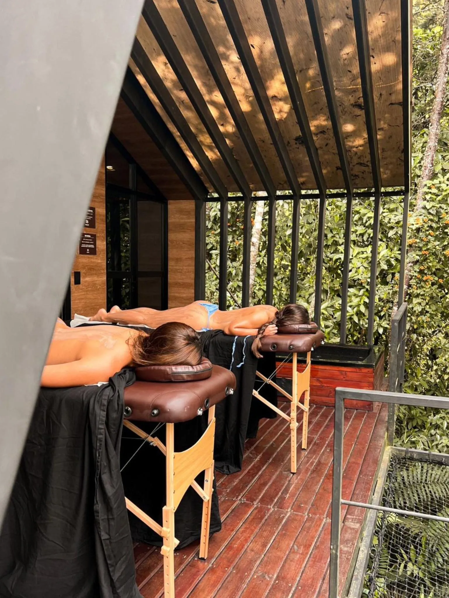 Patio in Oculto refugio de bosque