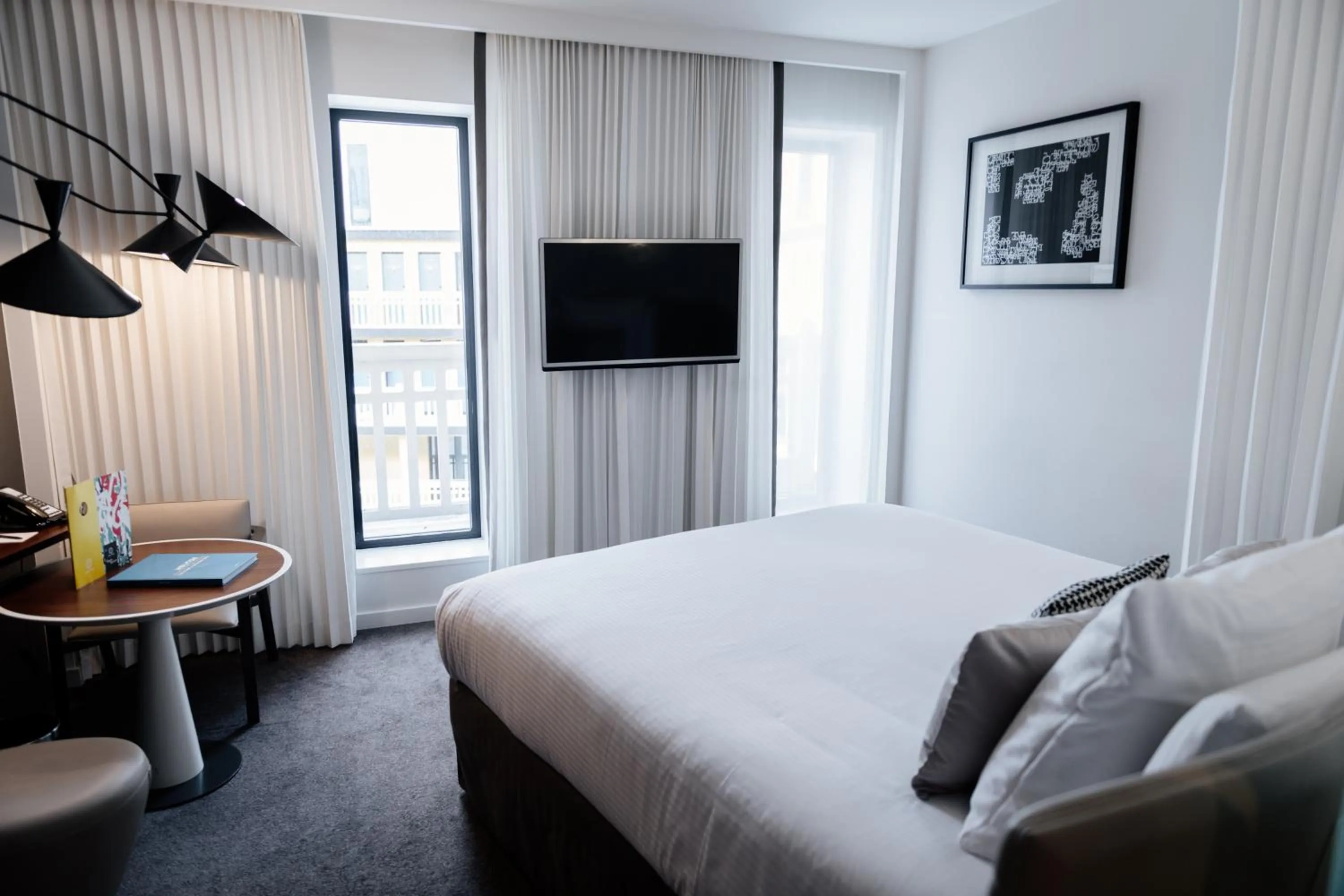 Bedroom, Bed in Molitor Hotel & Spa Paris - MGallery Collection