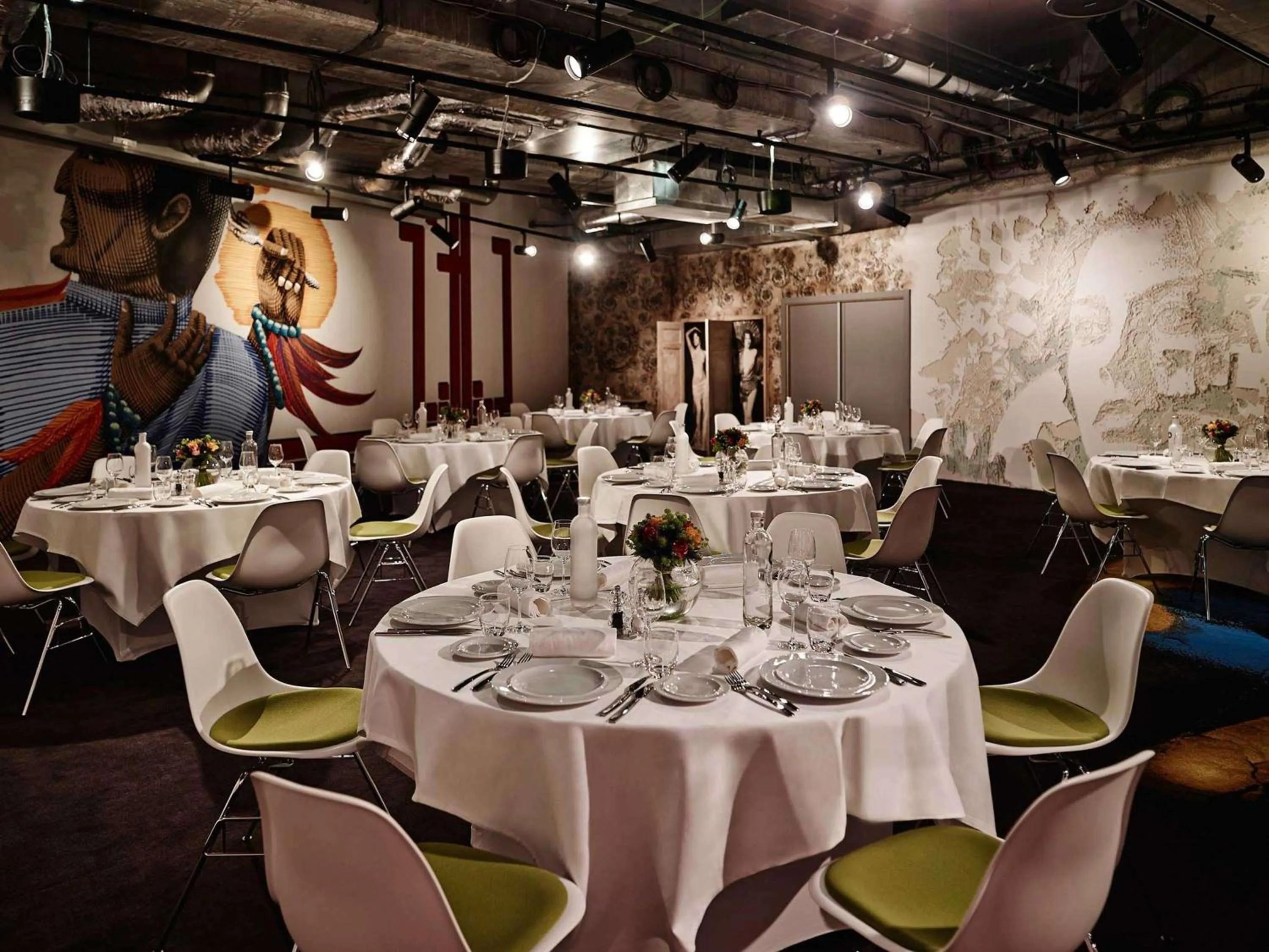 Meeting/conference room in Molitor Hotel & Spa Paris - MGallery Collection