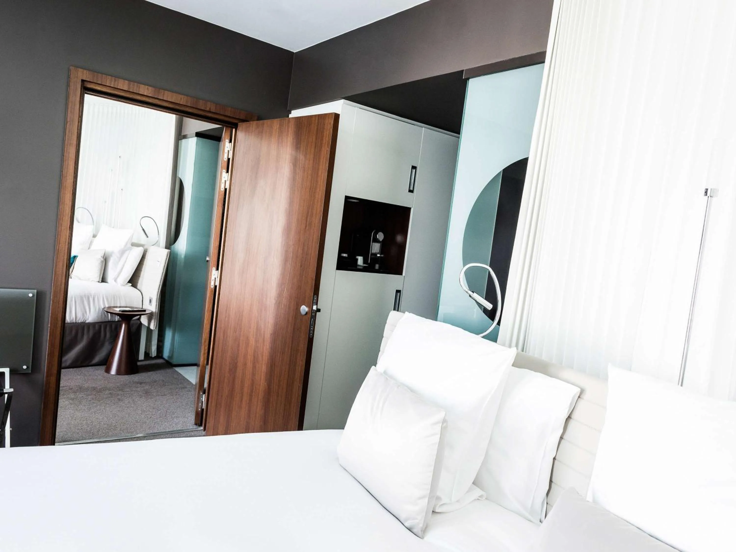 Bedroom, Bed in Molitor Hotel & Spa Paris - MGallery Collection