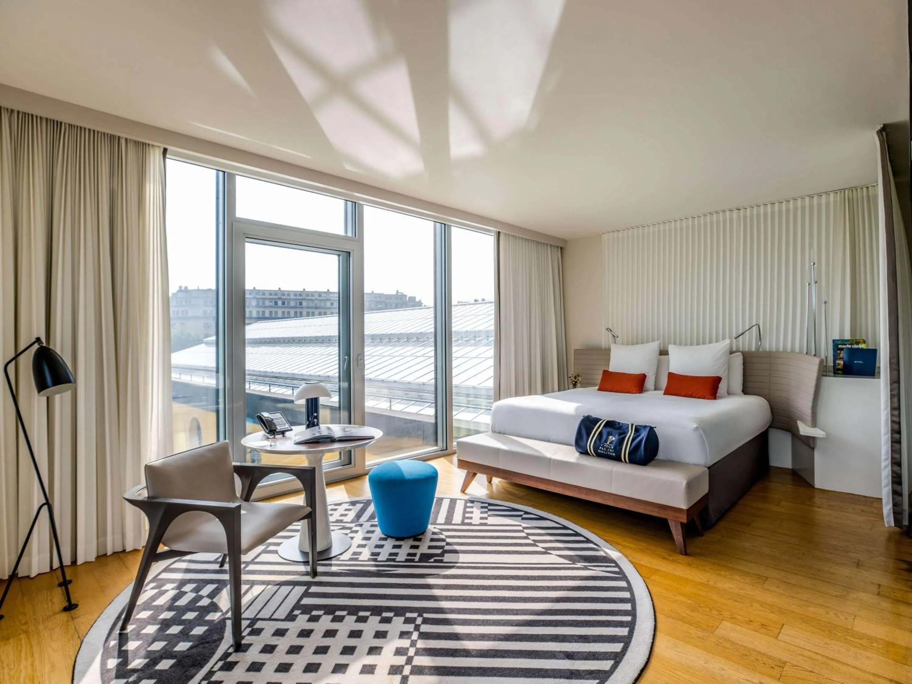 Bedroom, Bed in Molitor Hotel & Spa Paris - MGallery Collection