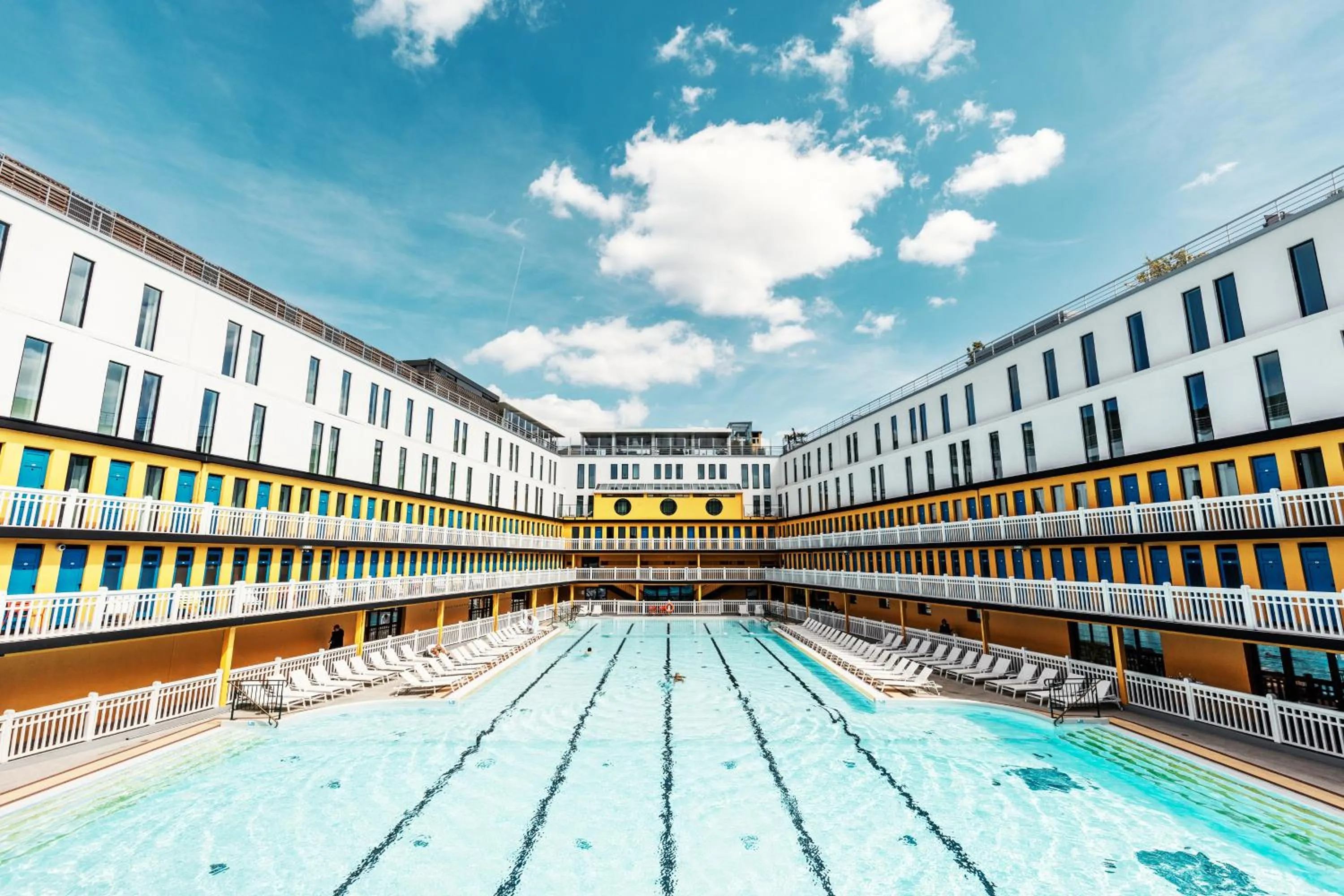 Swimming pool in Molitor Hotel & Spa Paris - MGallery Collection
