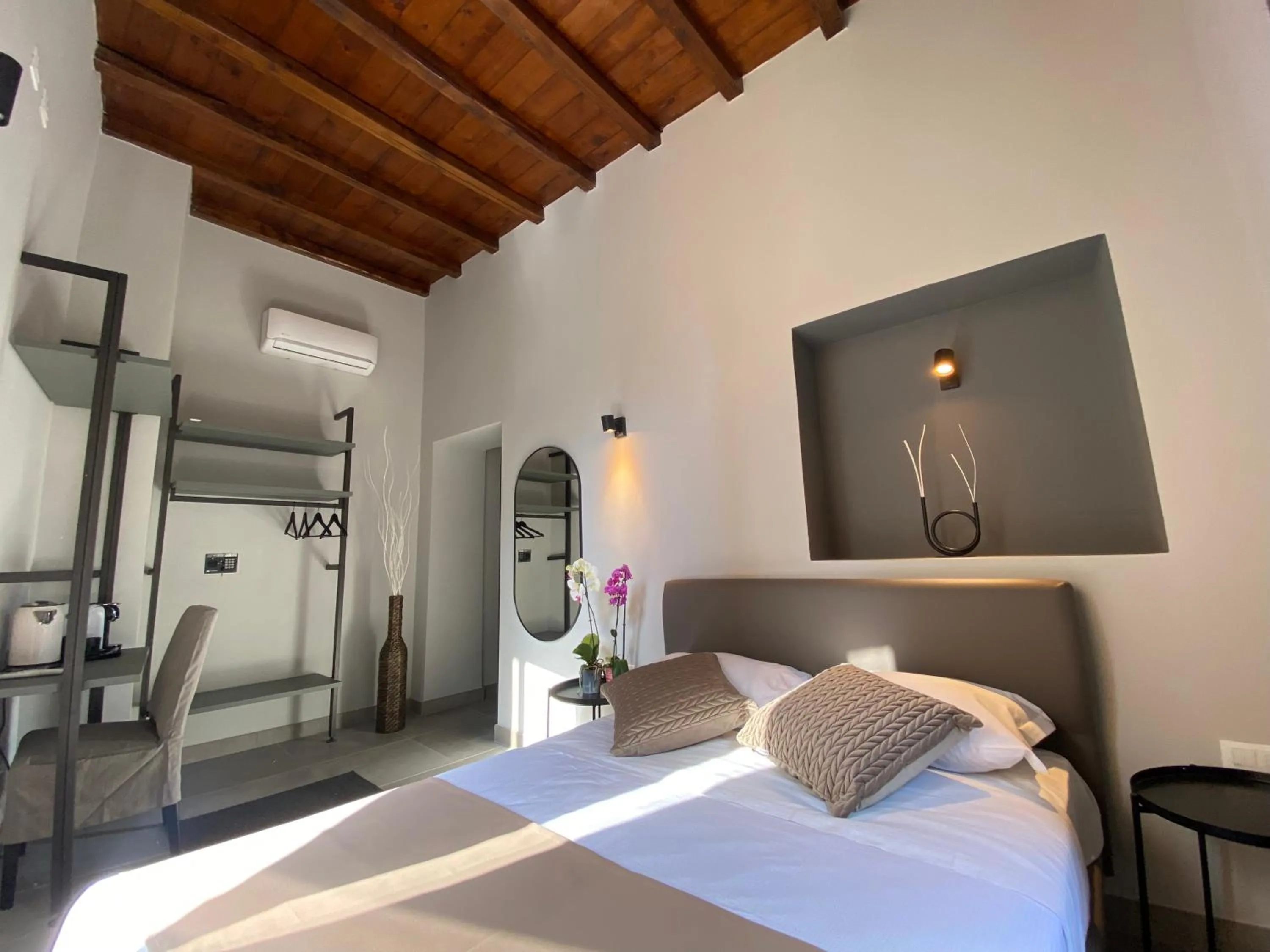 Bed in Soha Piazza Di Spagna Boutique