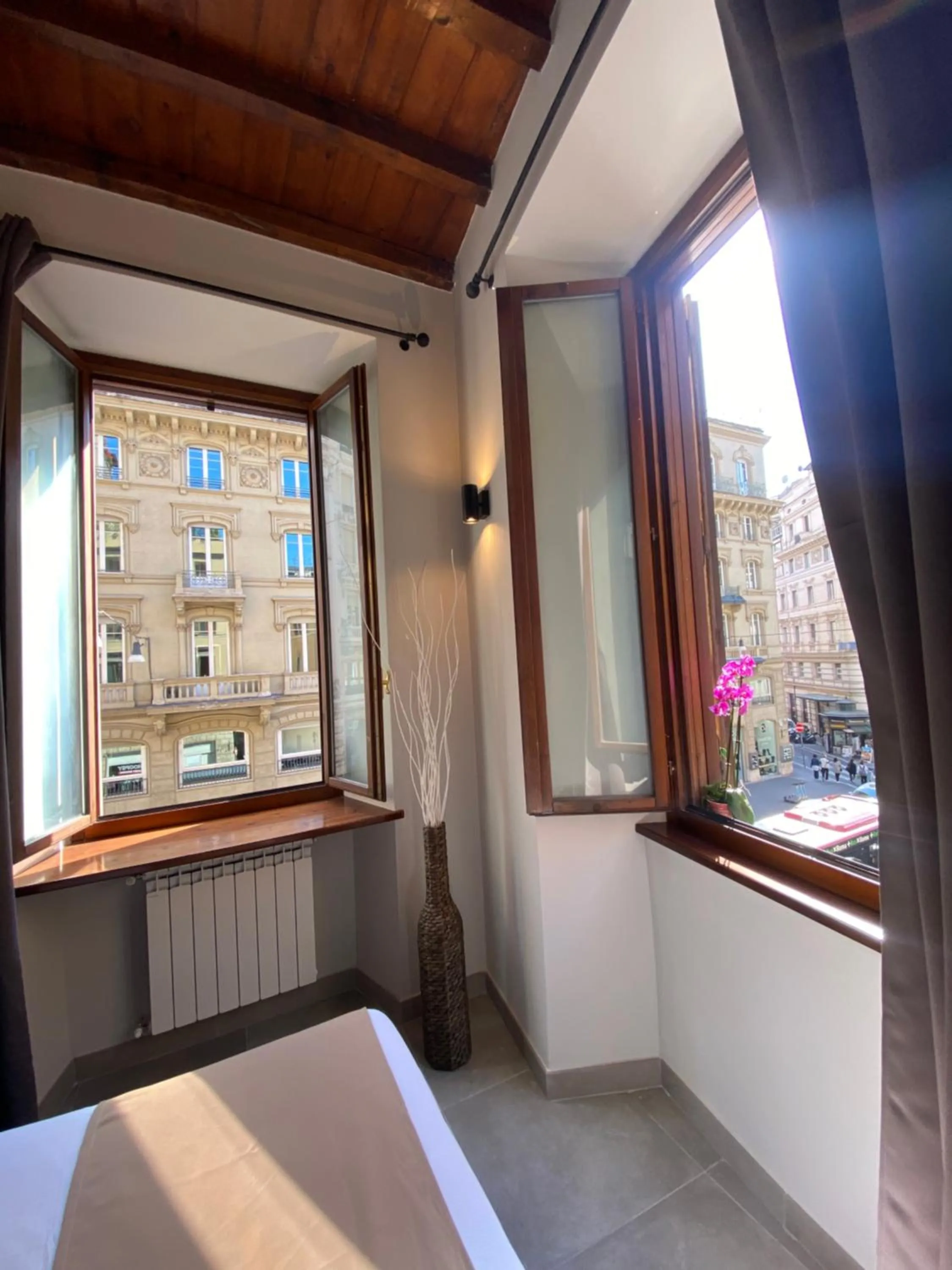 Bed in Soha Piazza Di Spagna Boutique