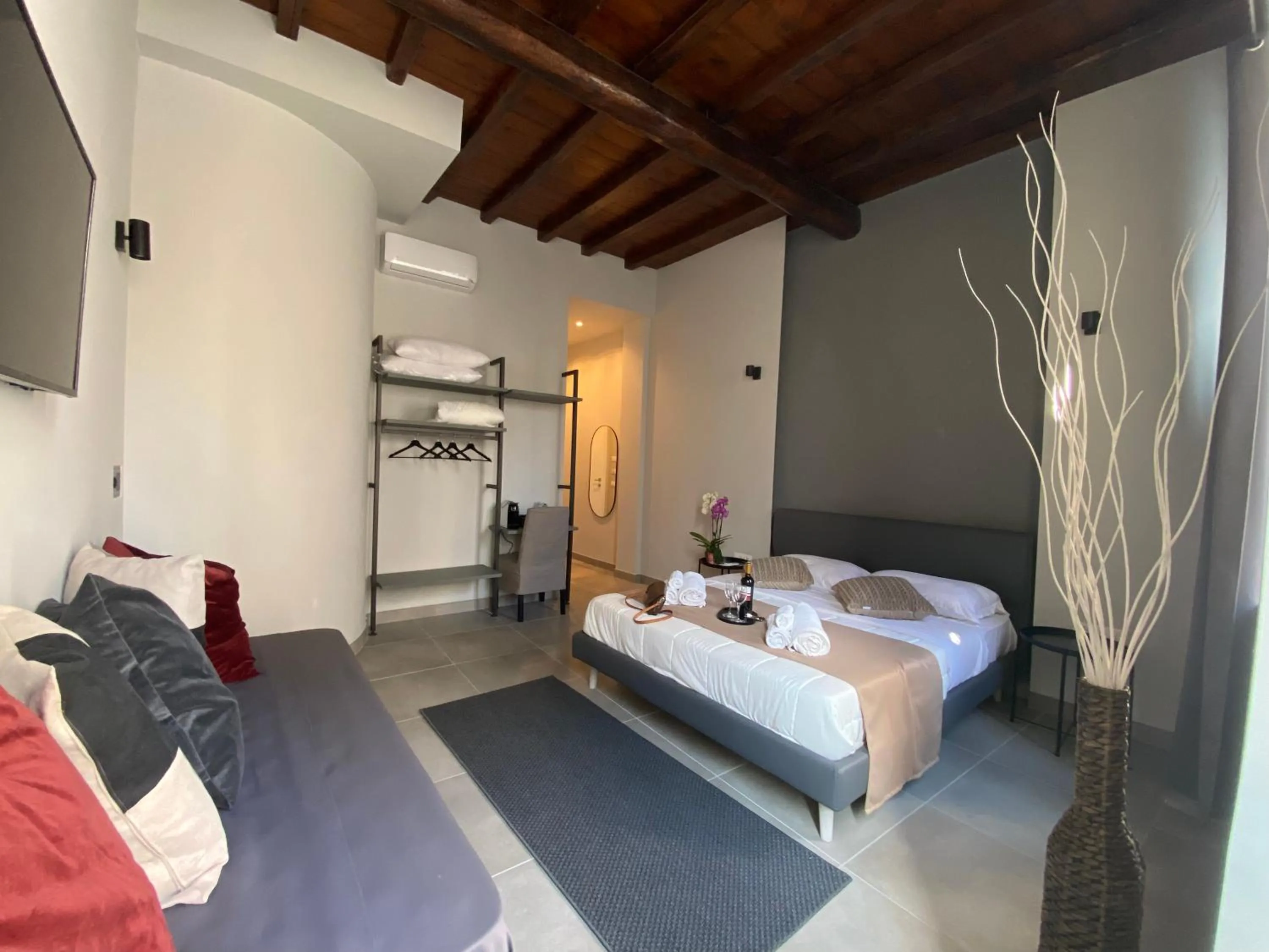 Bed in Soha Piazza Di Spagna Boutique