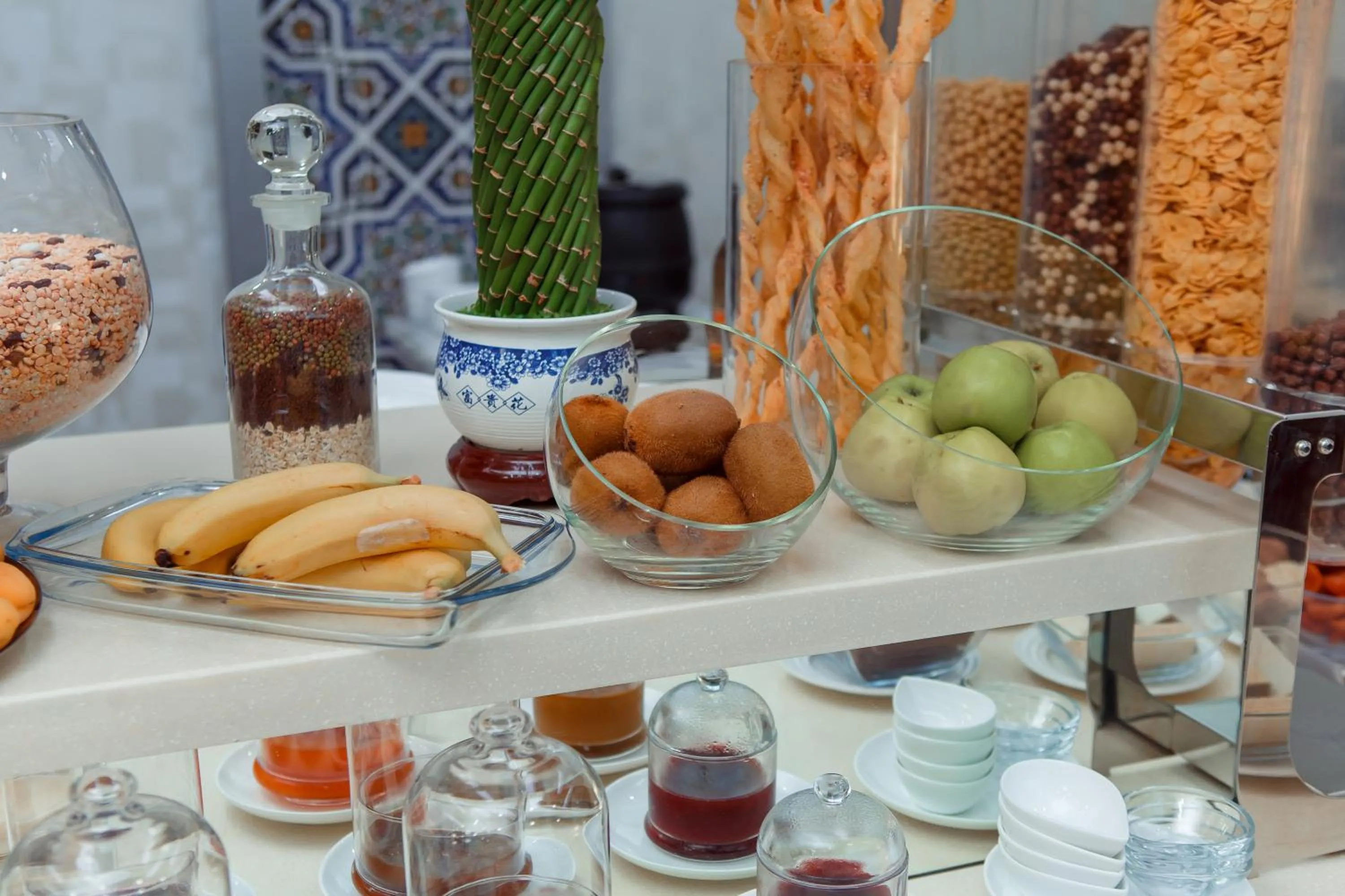 Food and drinks in Ada Hotel