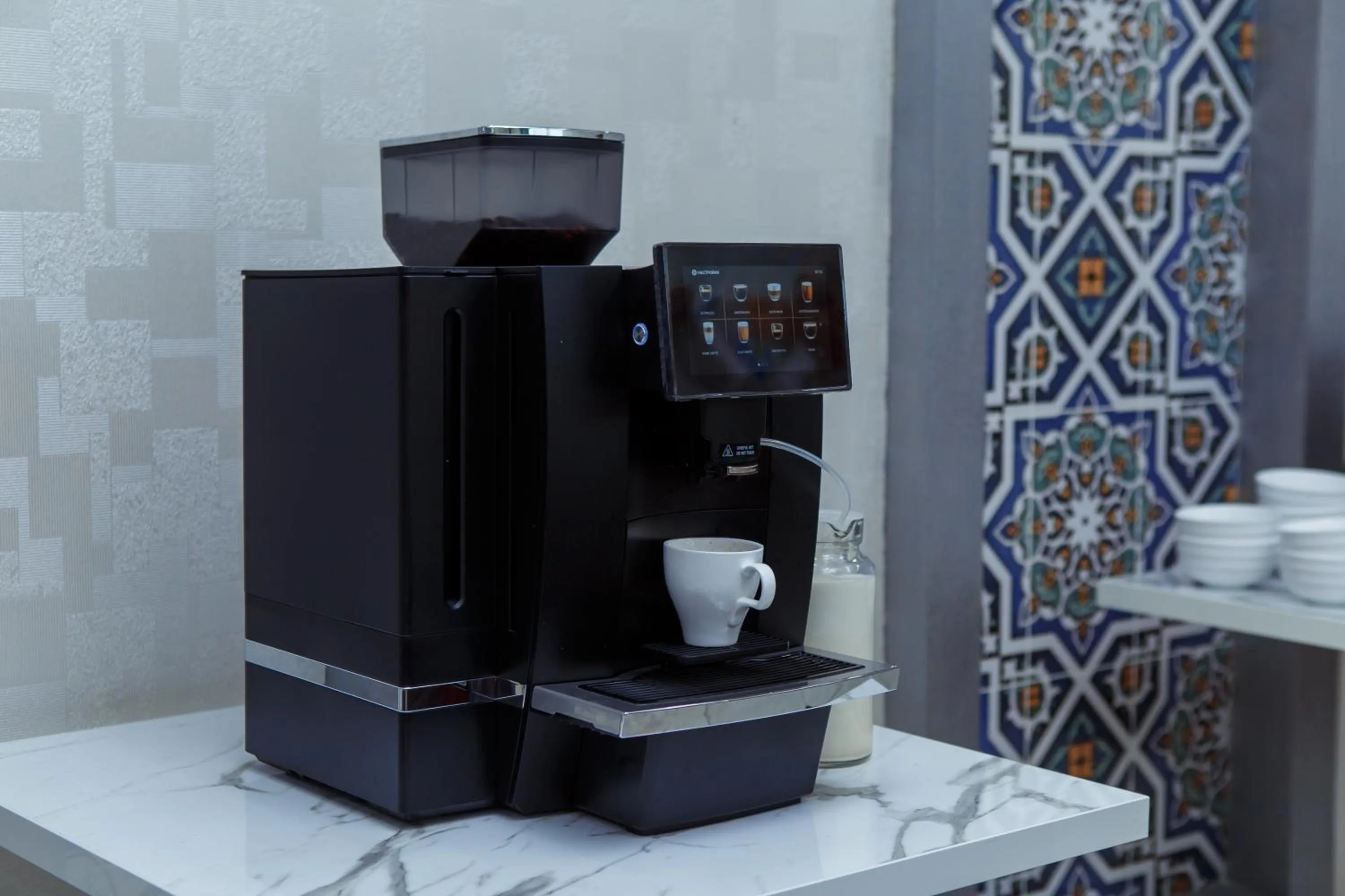 Coffee/tea facilities in Ada Hotel