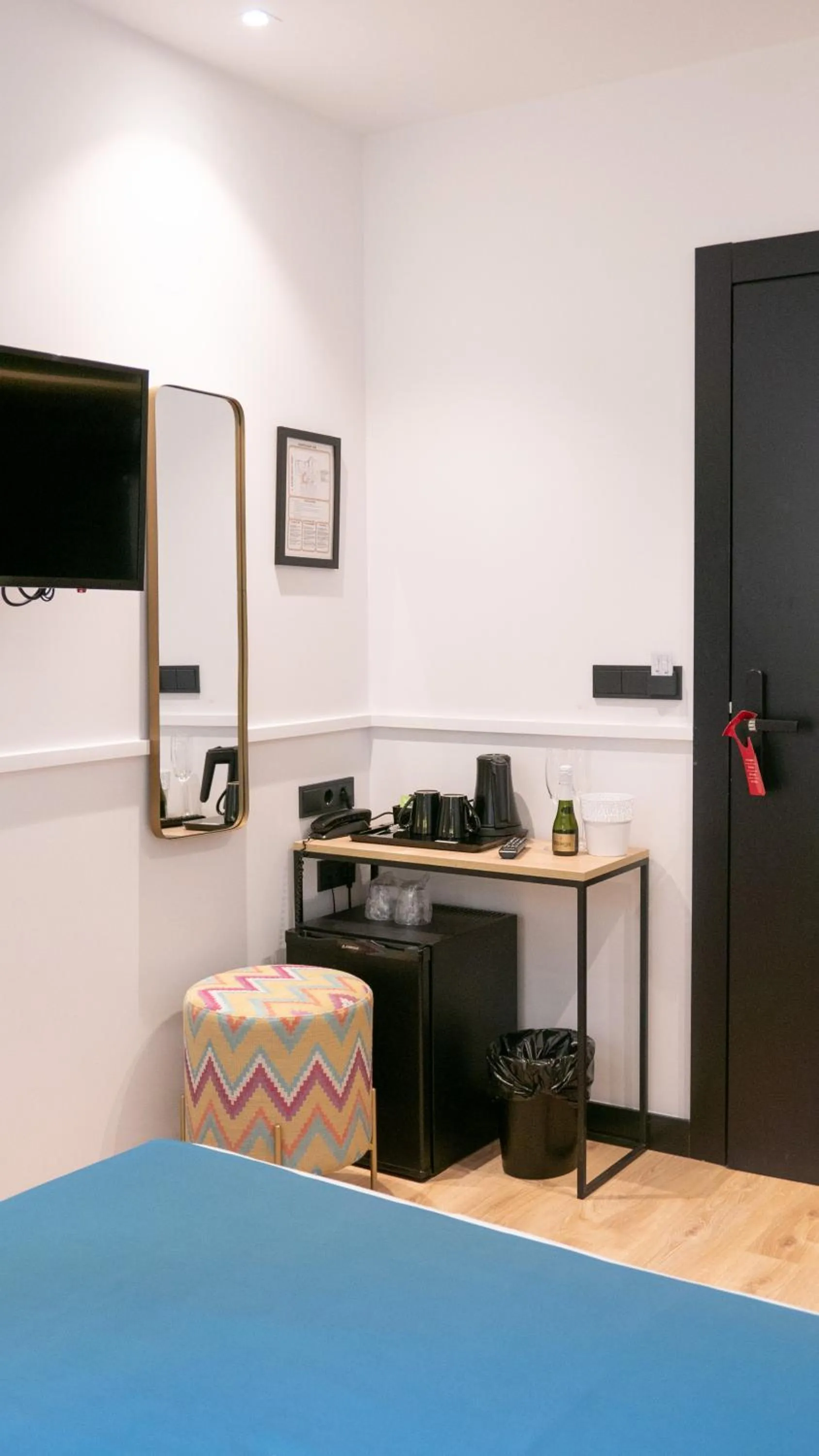 TV and multimedia in Hotel Boutique Puerta de las Granadas