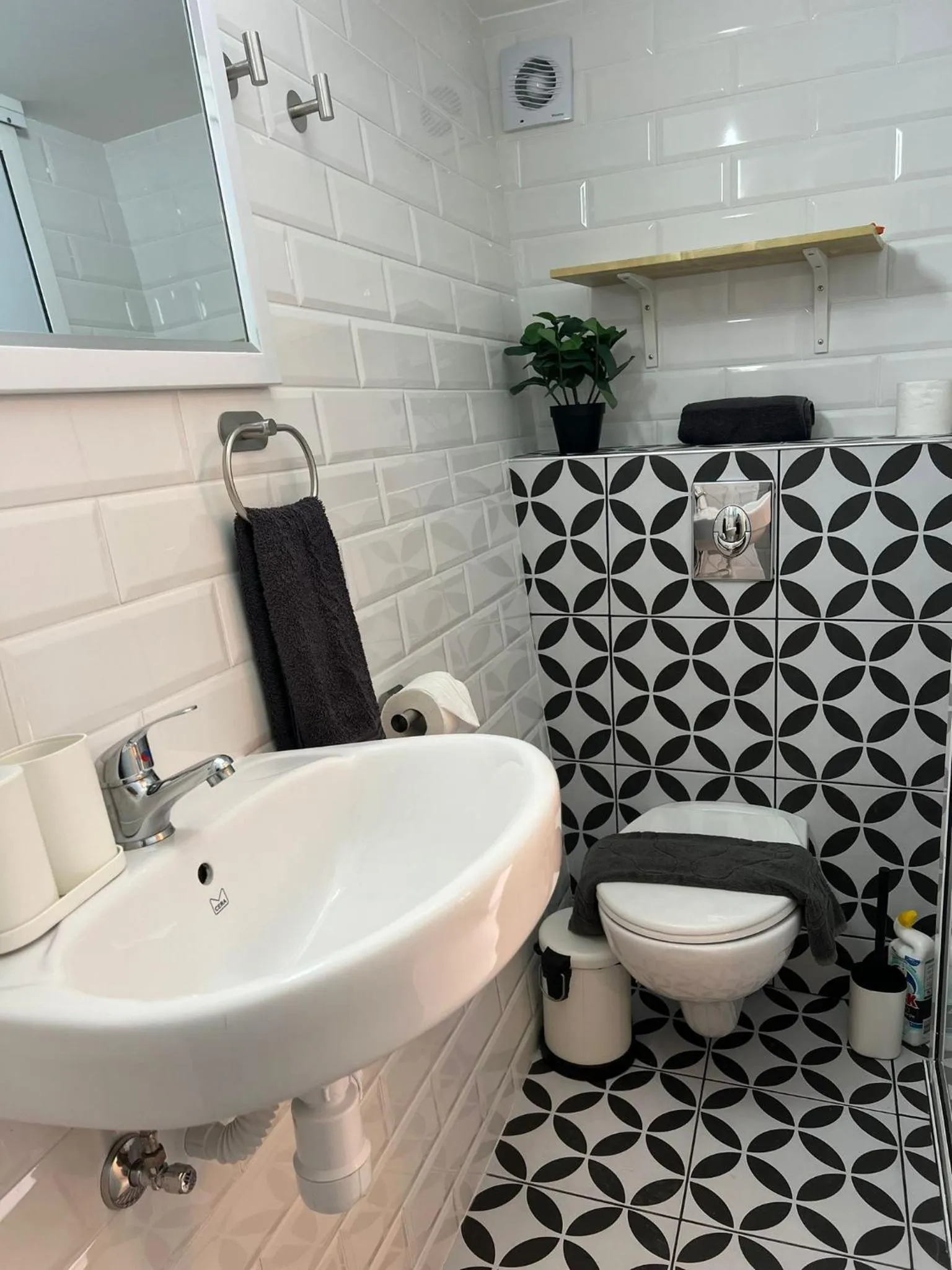 Toilet in Maya Guest House - German Colony & Baháí Gardens, Haifa