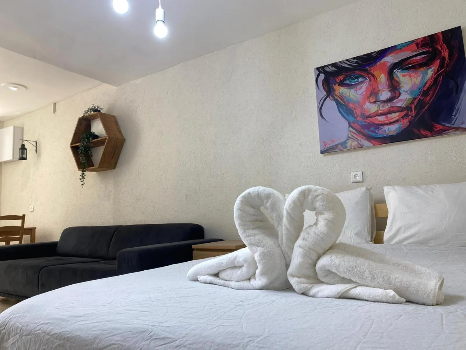 Bedroom, Bed in Maya Guest House - German Colony & Baháí Gardens, Haifa