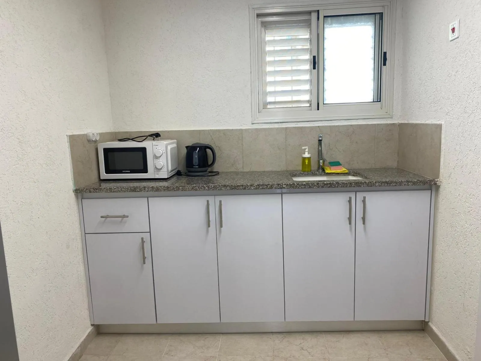 Kitchen or kitchenette in Maya Guest House - German Colony & Baháí Gardens, Haifa