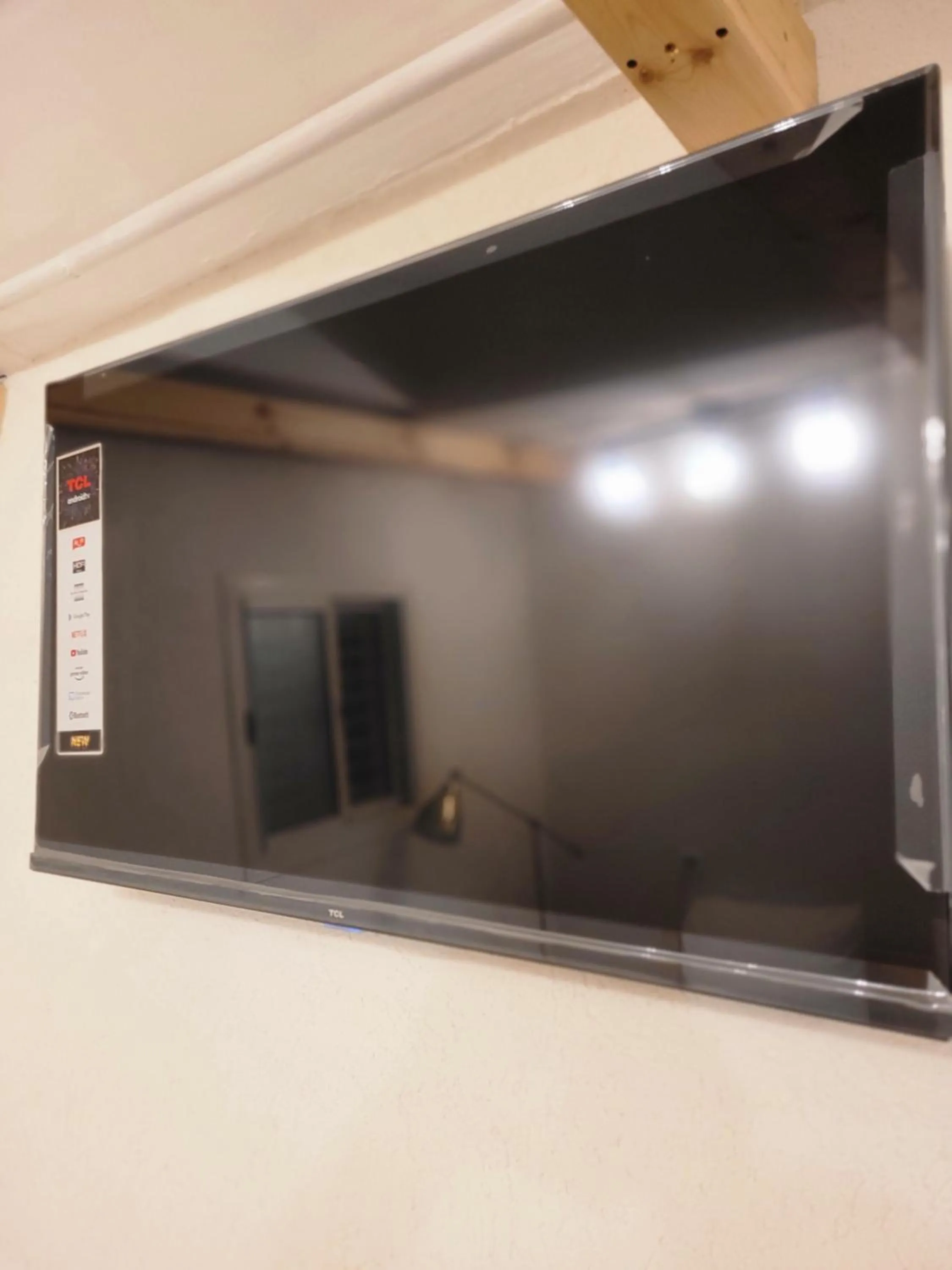 TV and multimedia in Maya Guest House - German Colony & Baháí Gardens, Haifa