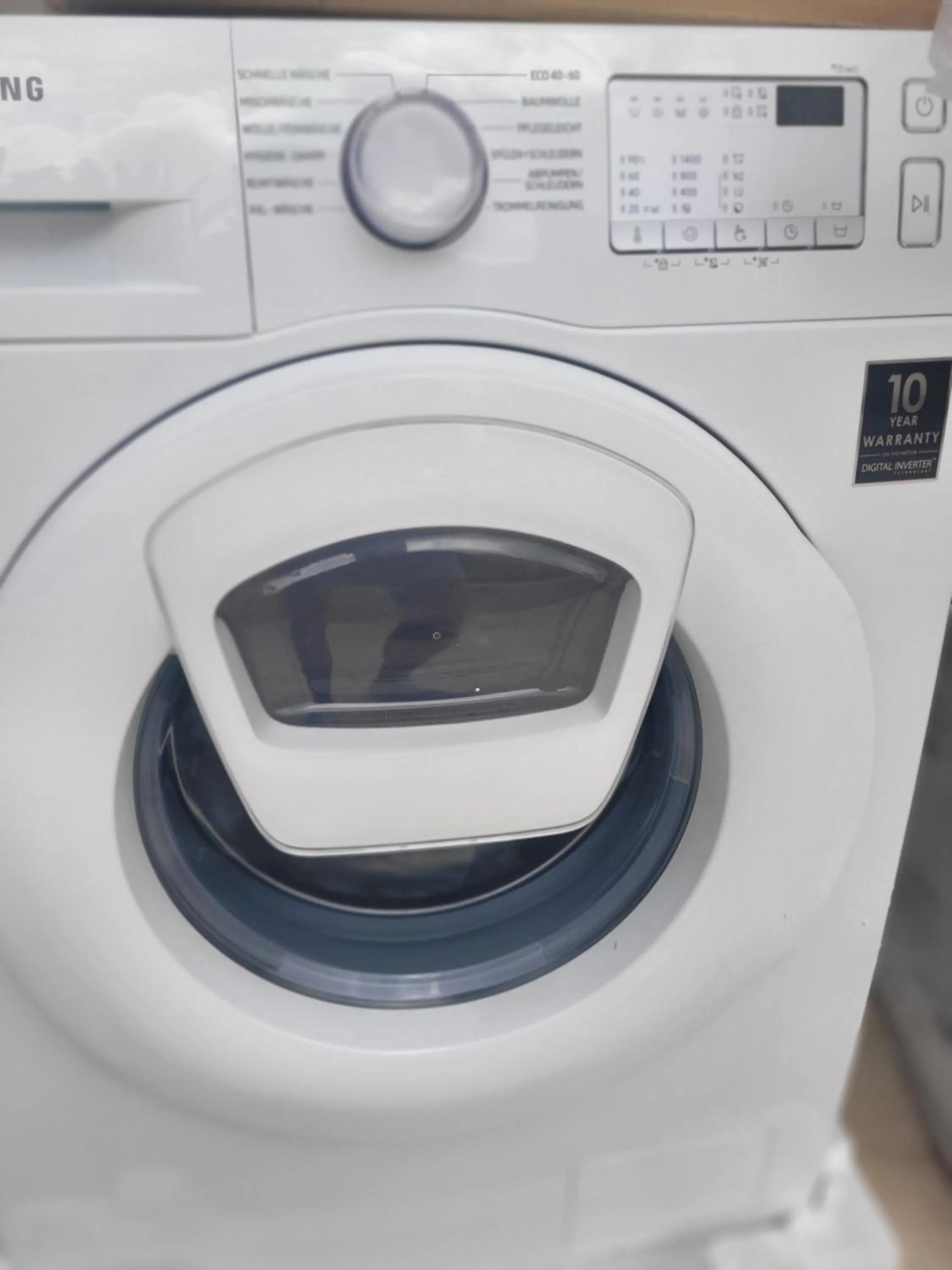 washing machine in Maya Guest House - German Colony & Baháí Gardens, Haifa