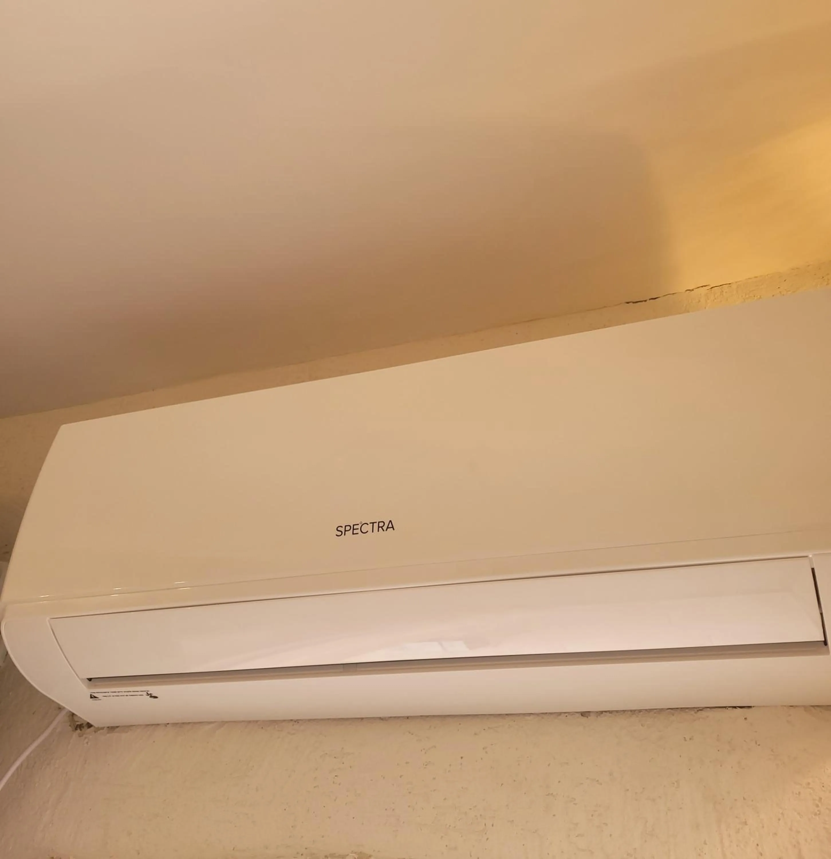 air conditioner in Maya Guest House - German Colony & Baháí Gardens, Haifa