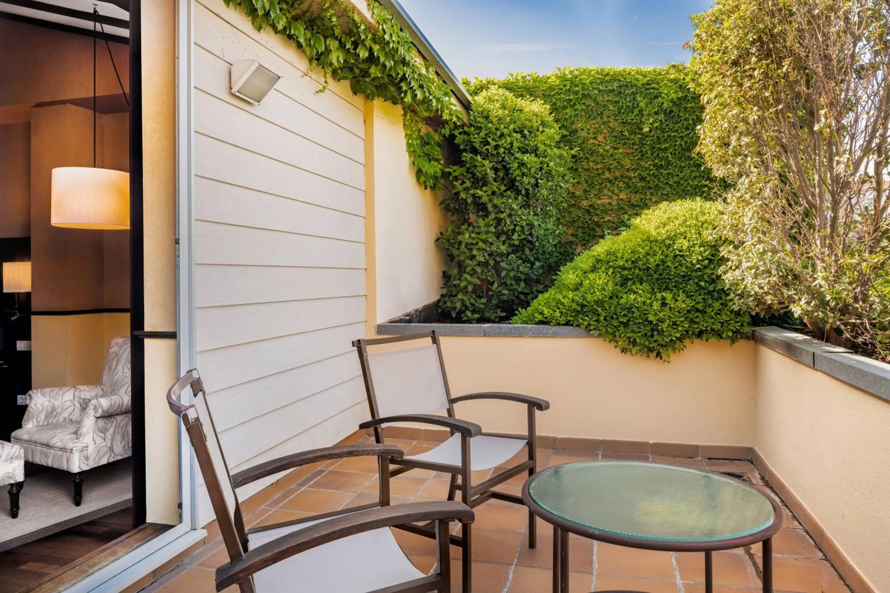 Photo of the whole room in AC Hotel Ciudad de Tudela by Marriott