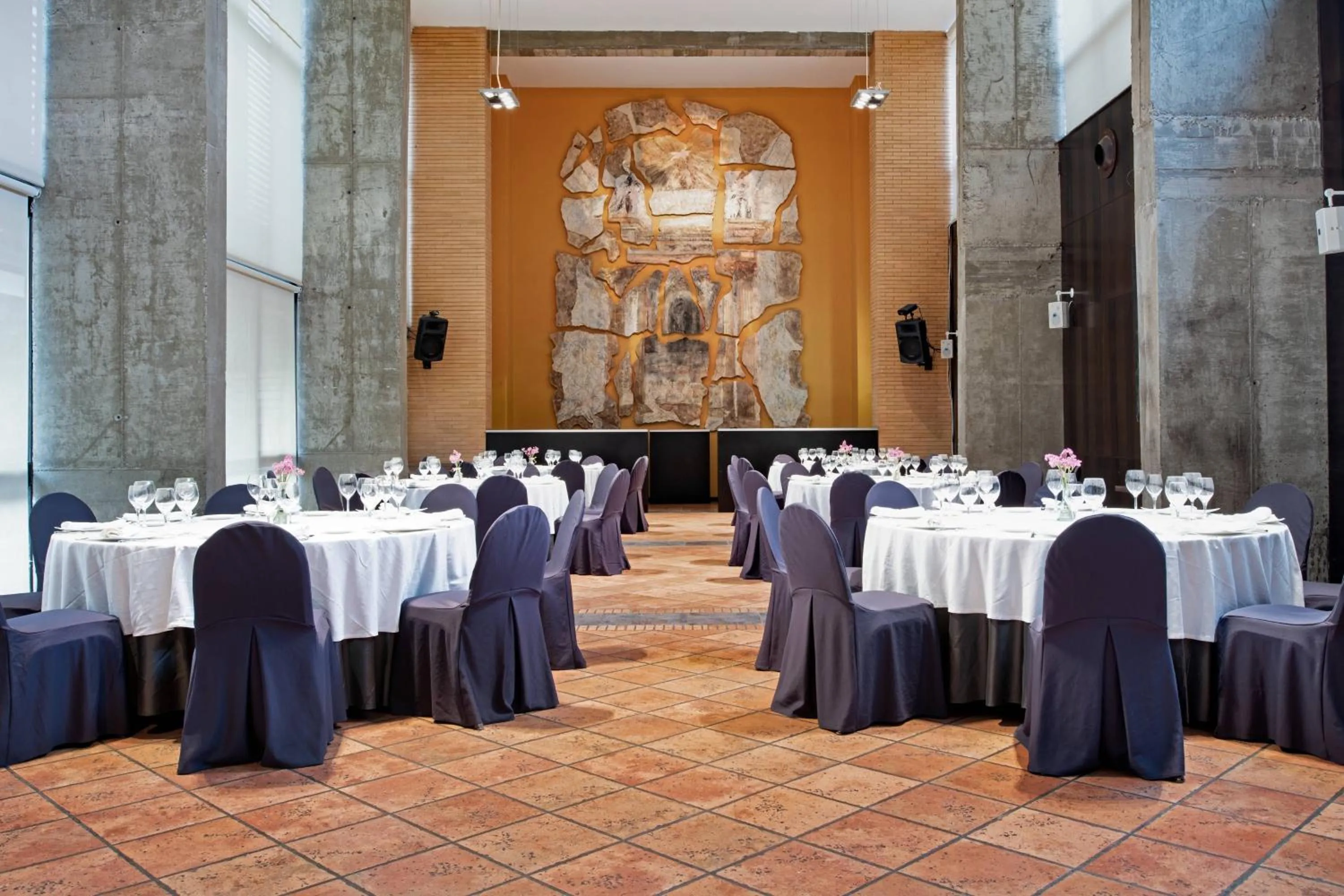 Meeting/conference room in AC Hotel Ciudad de Tudela by Marriott