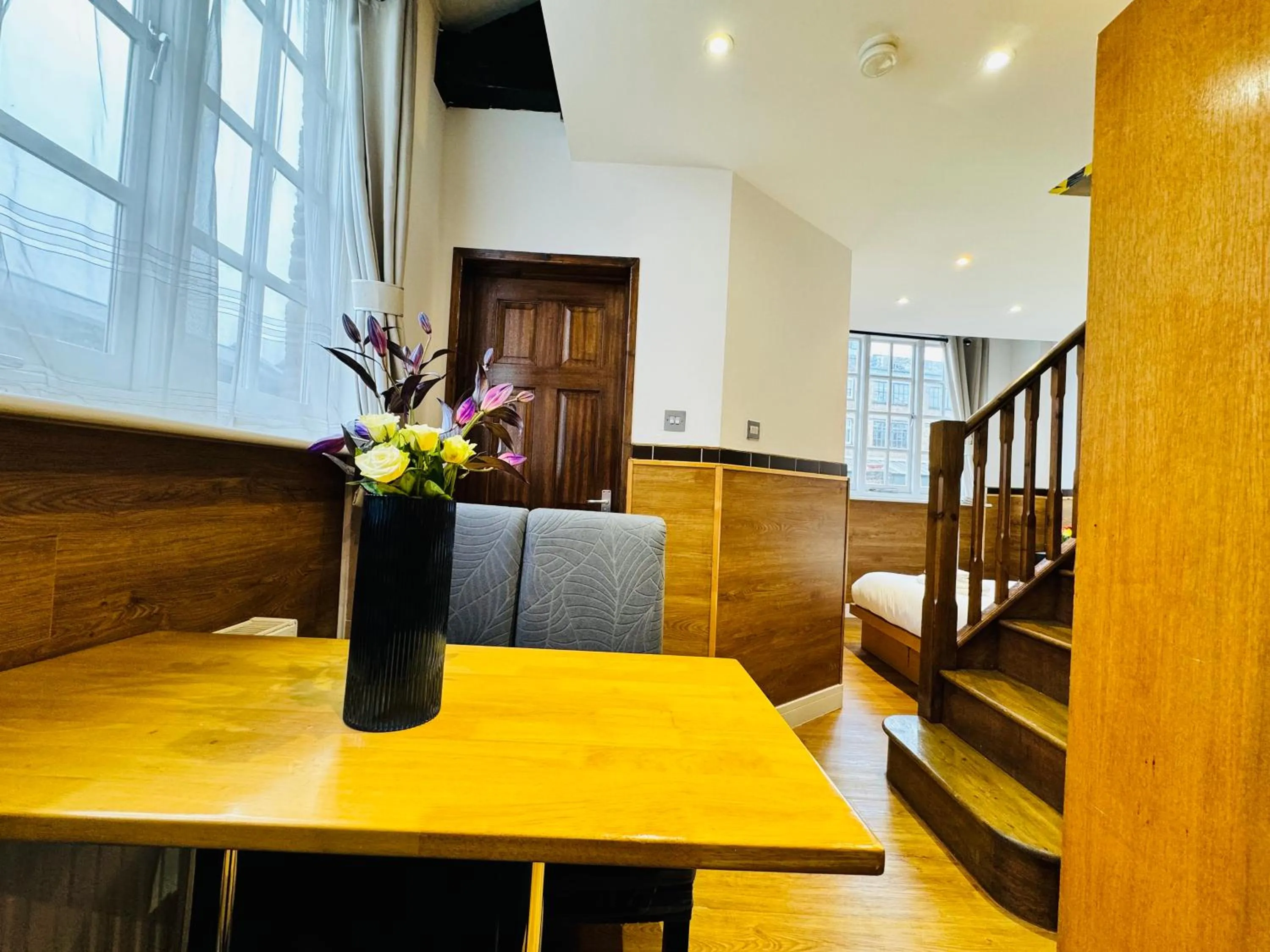 Seating area in Berkley Apartments