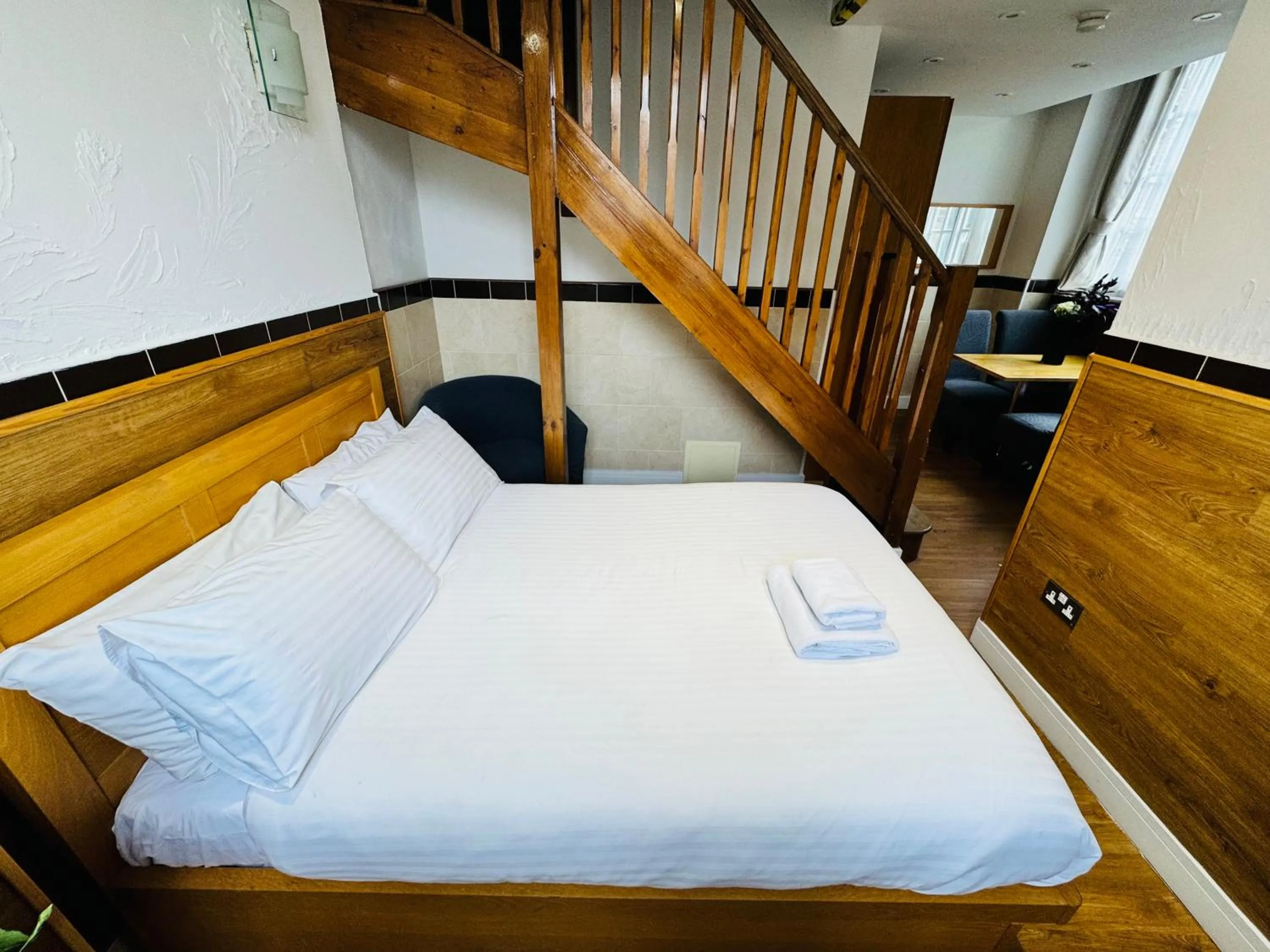 View (from property/room), Bed in Berkley Apartments