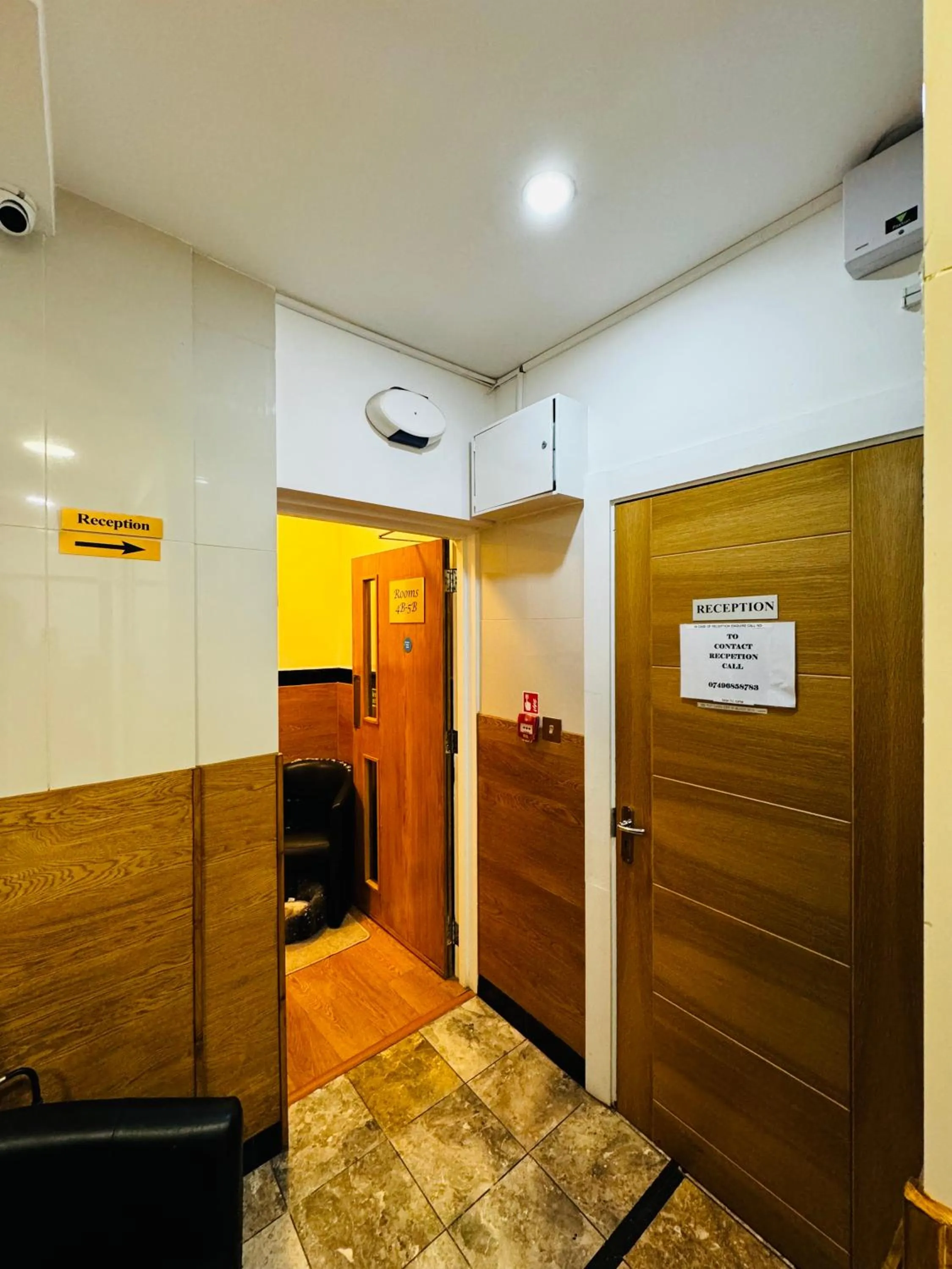 Lobby or reception in Berkley Apartments