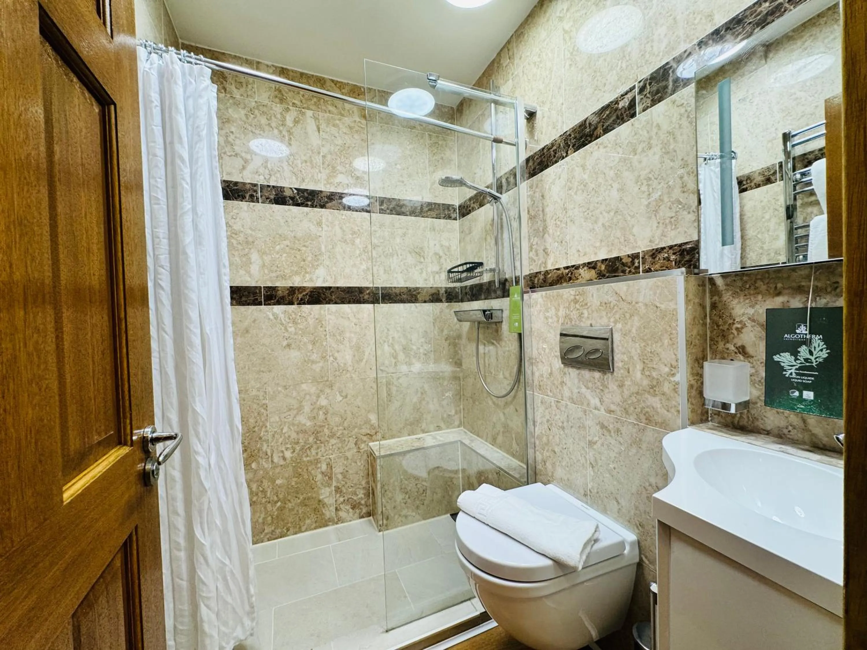 Bathroom in Berkley Apartments