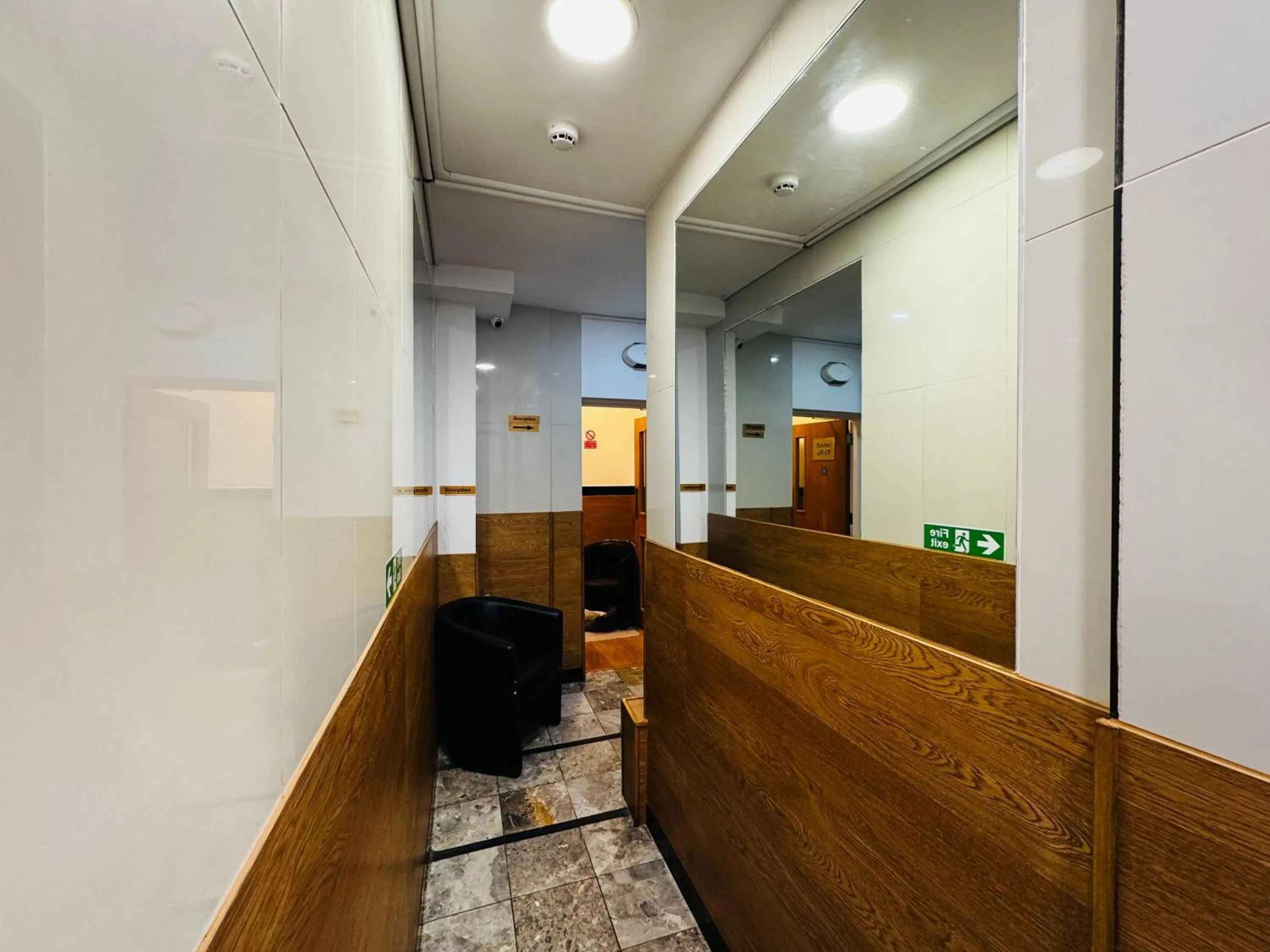 Lobby or reception in Berkley Apartments