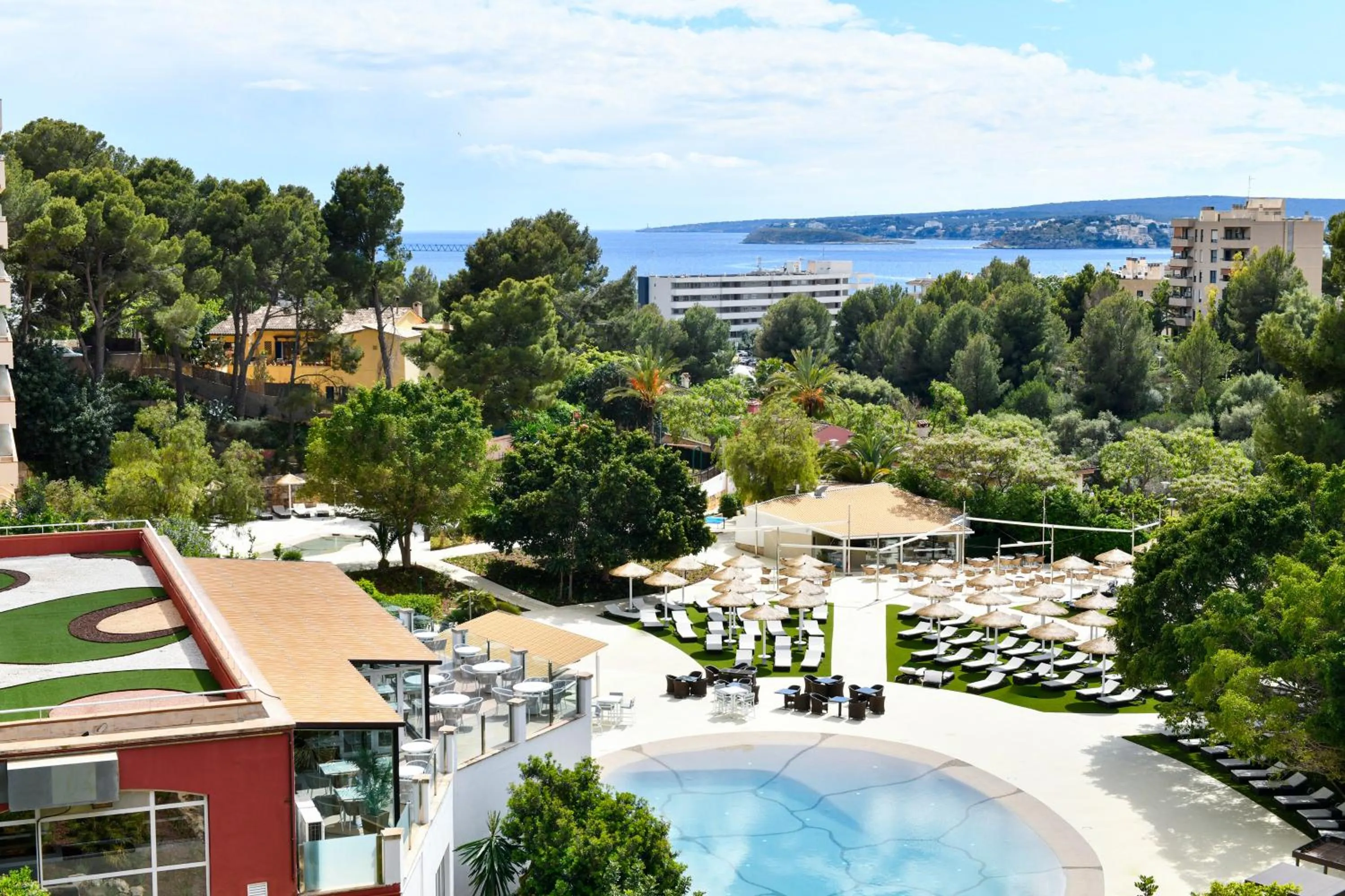 Garden view in Salles Hotels Marina Portals