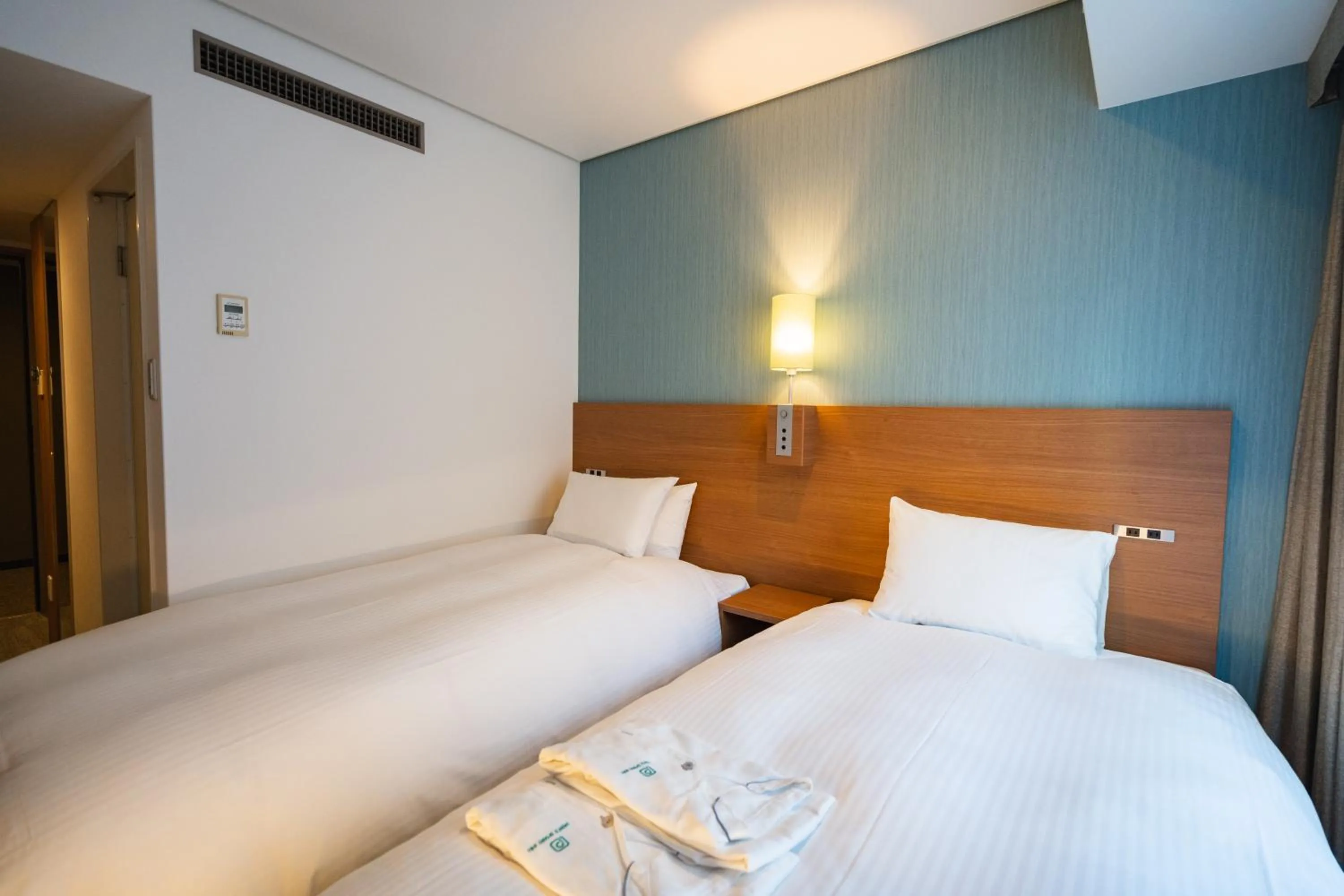Photo of the whole room, Bed in Prince Smart Inn Osaka Yodoyabashi