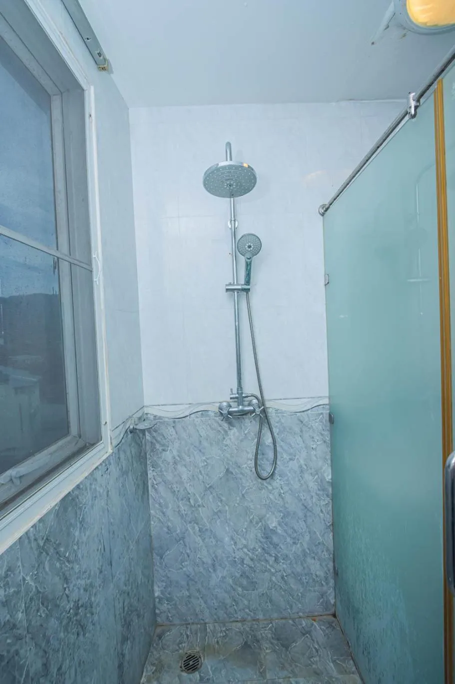 Shower in Utopia Kata By RoomQuest