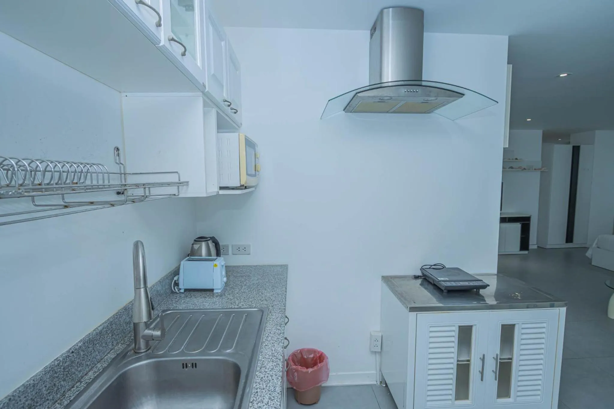 Kitchen or kitchenette in Utopia Kata By RoomQuest