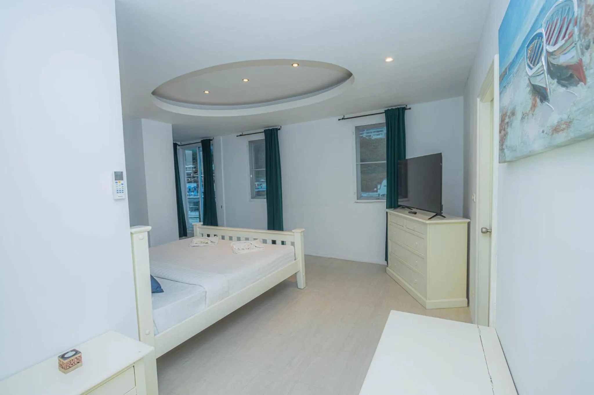 Photo of the whole room in Utopia Kata By RoomQuest