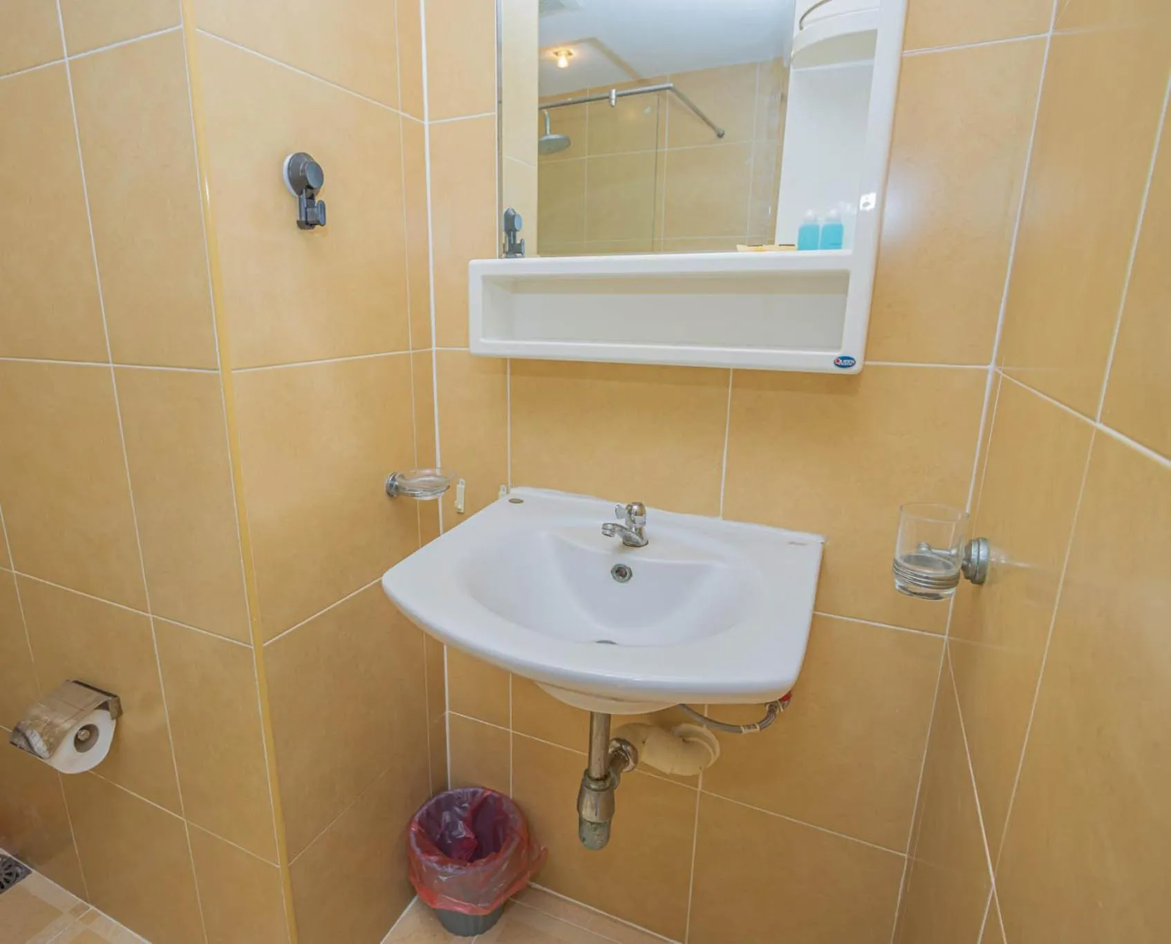 Bathroom in Utopia Kata By RoomQuest