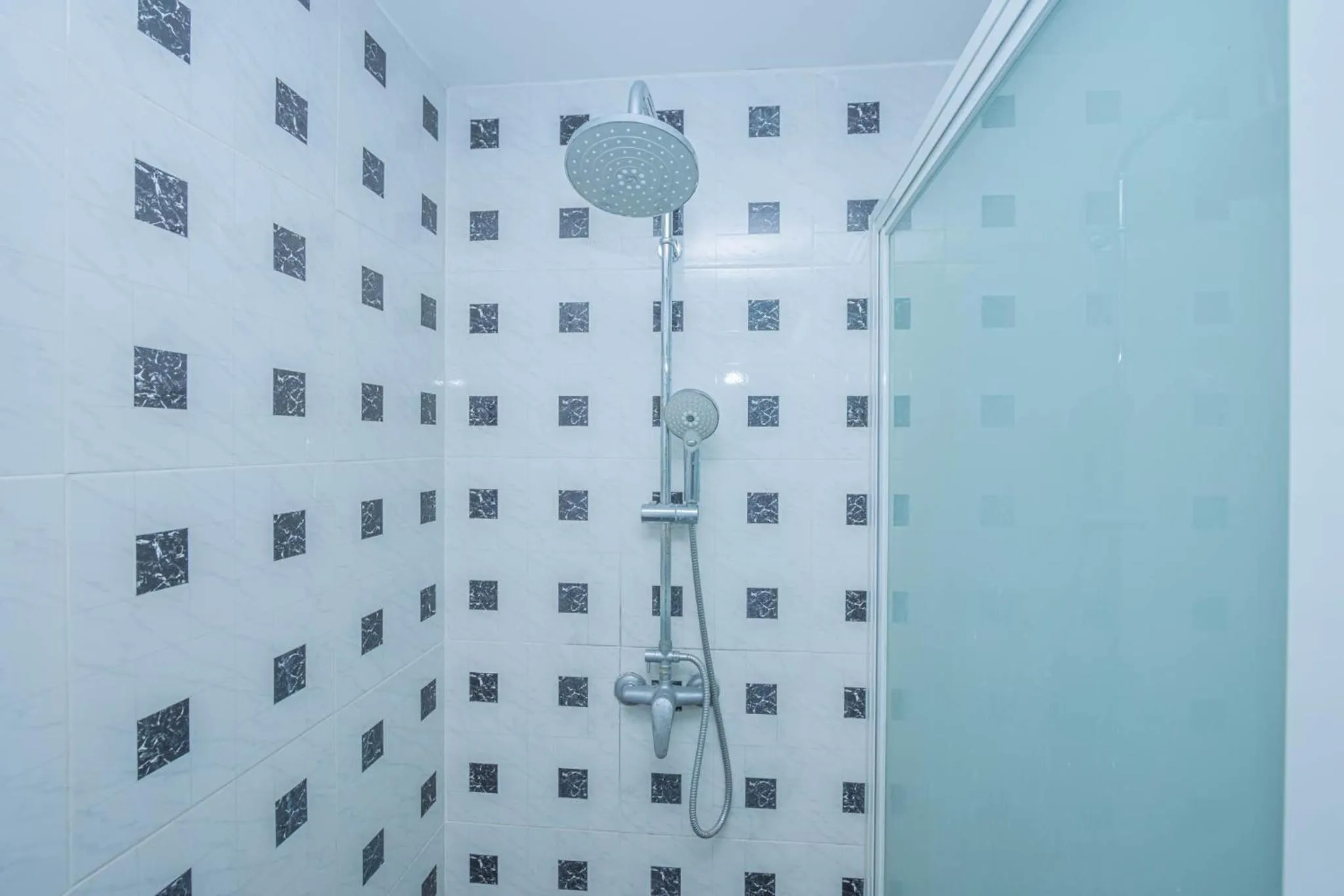 Shower in Utopia Kata By RoomQuest