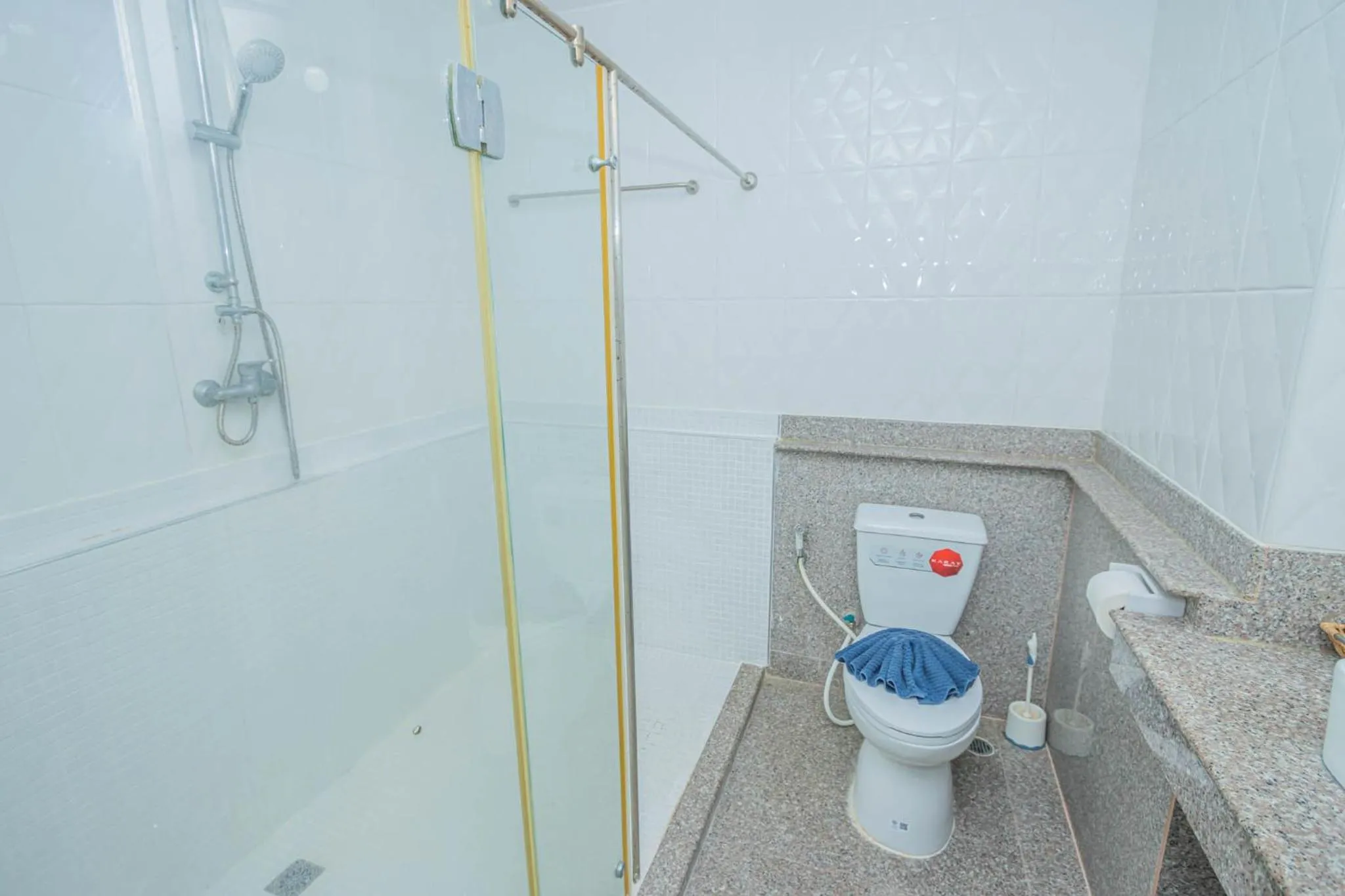 Shower in Utopia Kata By RoomQuest