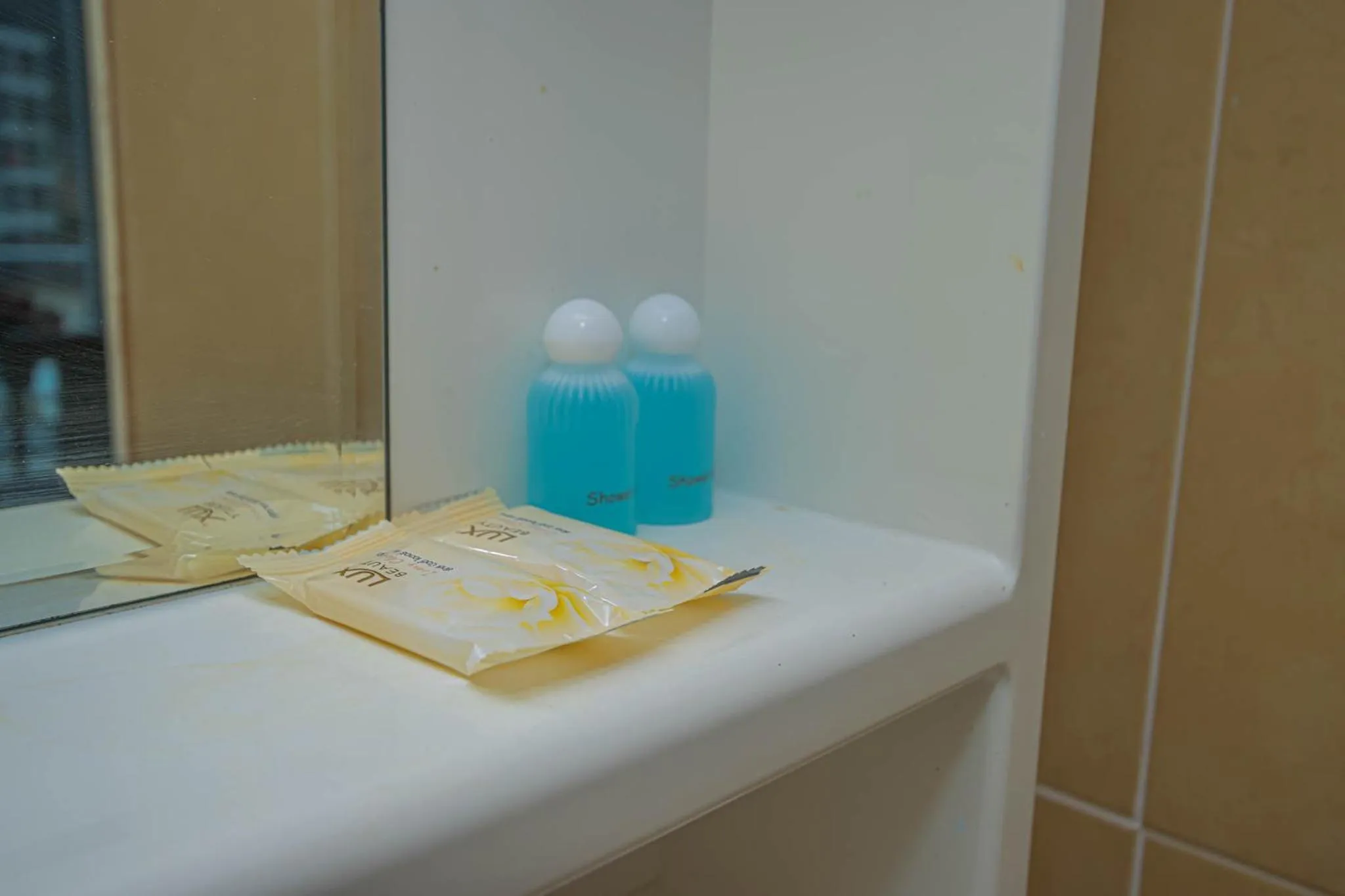 Bathroom in Utopia Kata By RoomQuest