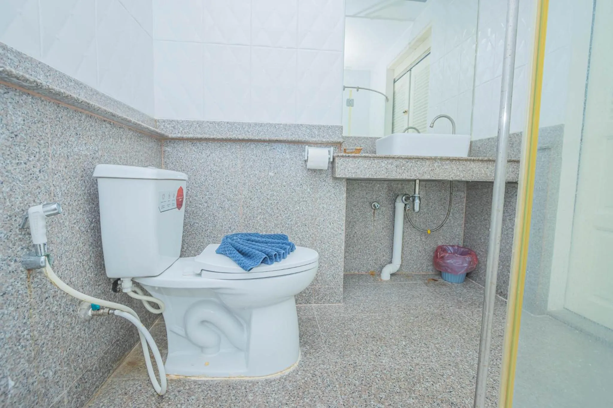 Toilet in Utopia Kata By RoomQuest
