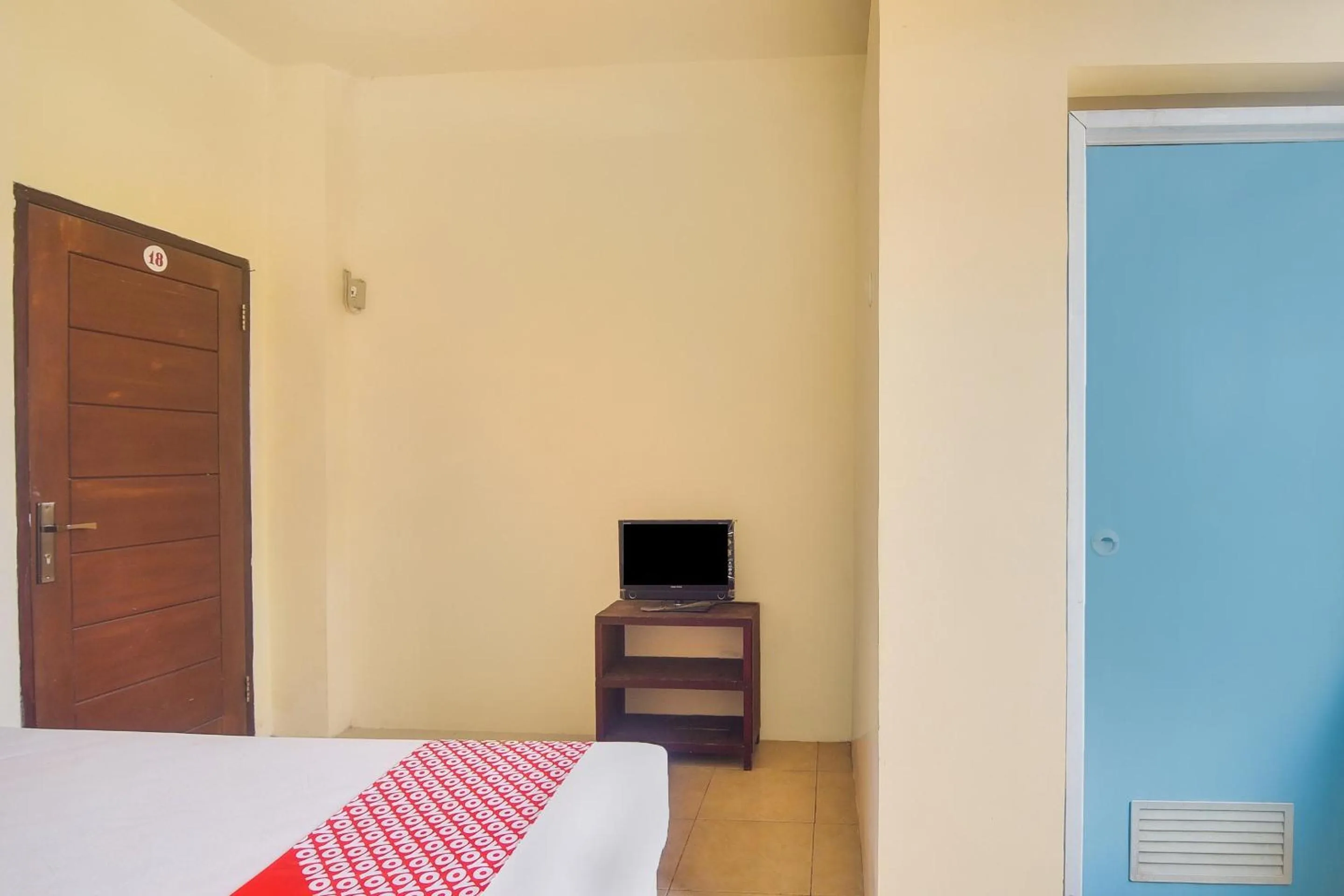 Bedroom, Bed in Hotel O Priska Kost Dan Homestay