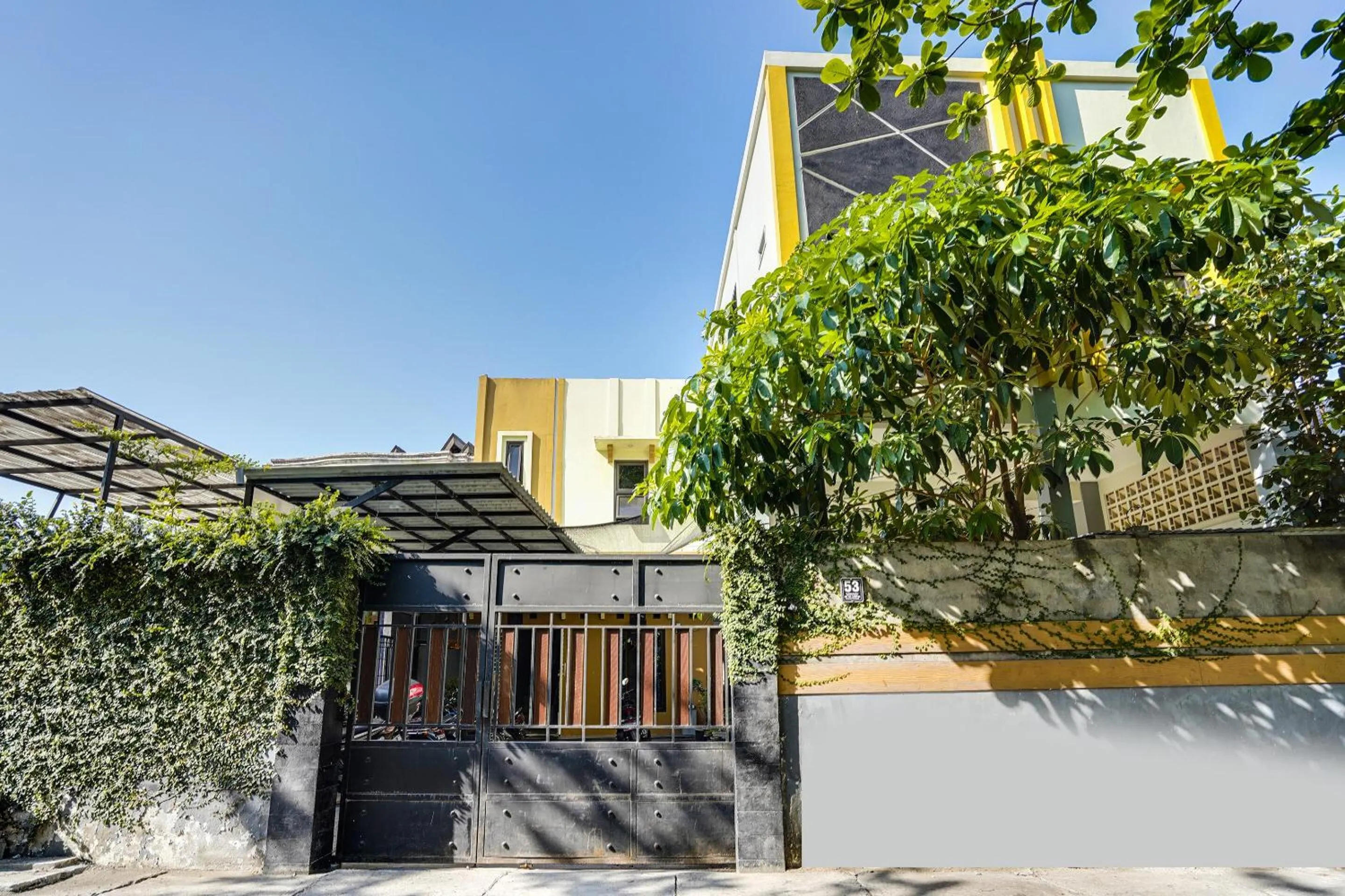 Property building in Hotel O Rumah Kost Gresik Syariah