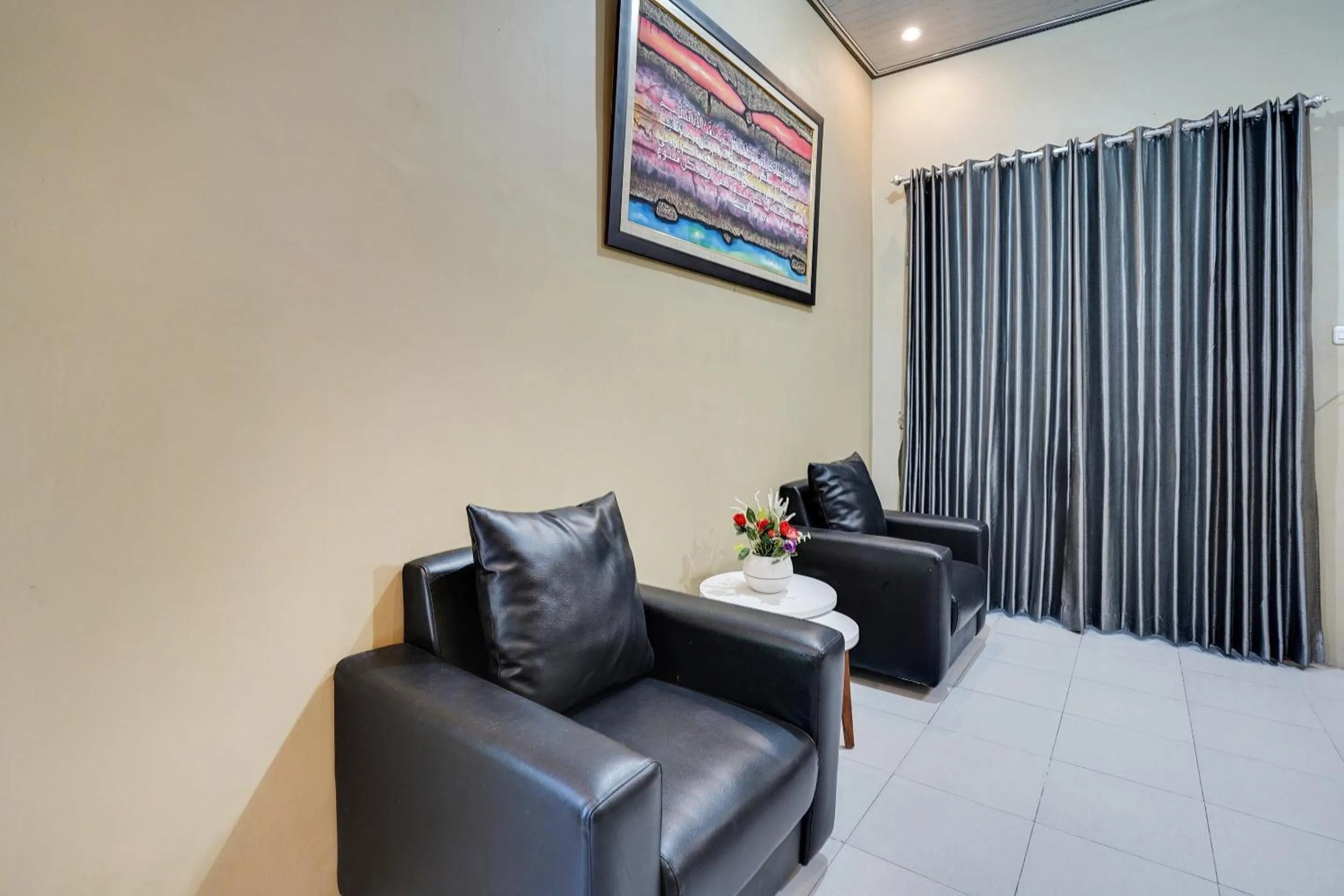 Lobby or reception in Hotel O Rumah Kost Gresik Syariah